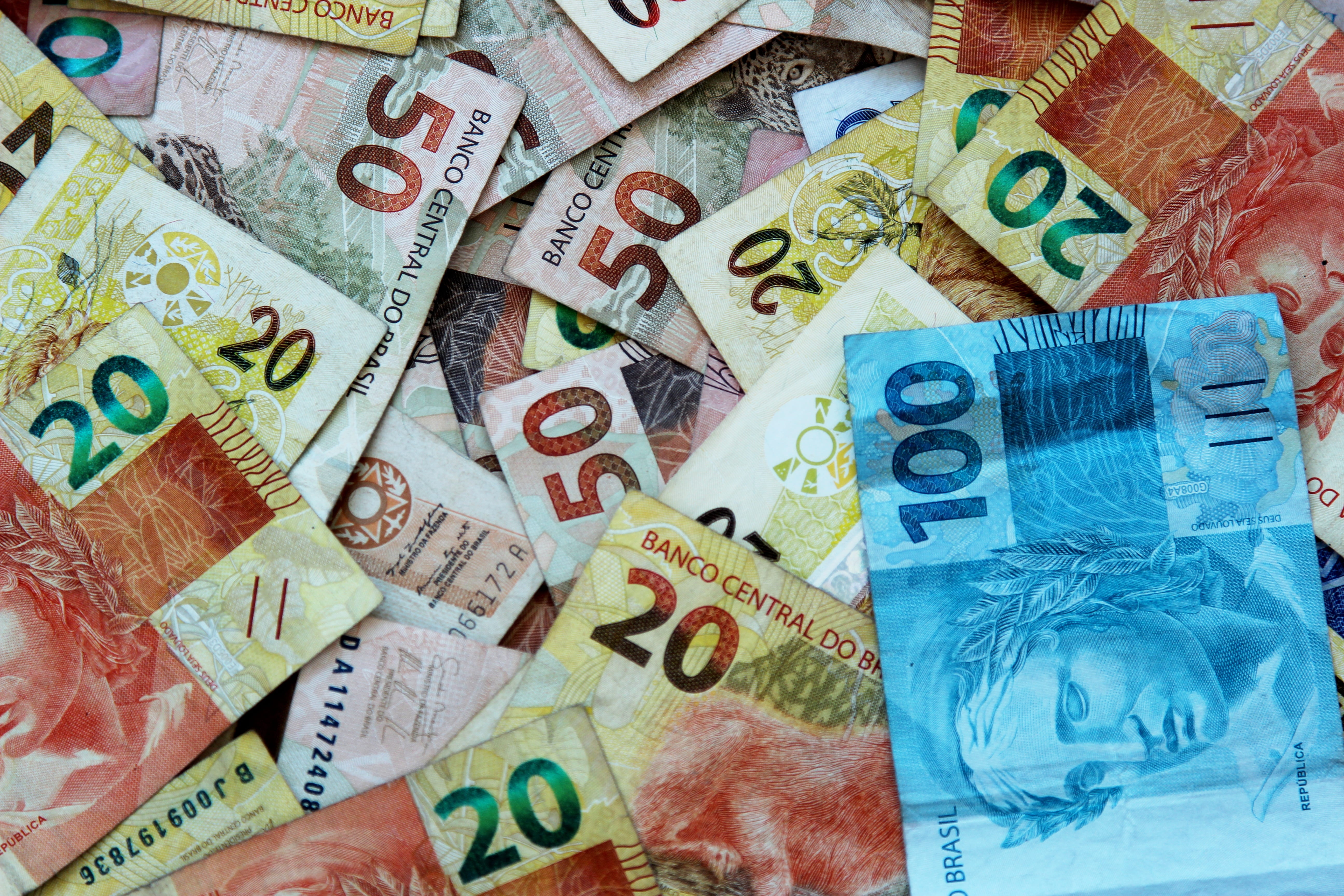 choice, real, money, close-up, indoors, full frame, multi colored, image of money, 100 real, five real, brazilian currency, fifty dollars, consumerism, HD Wallpaper