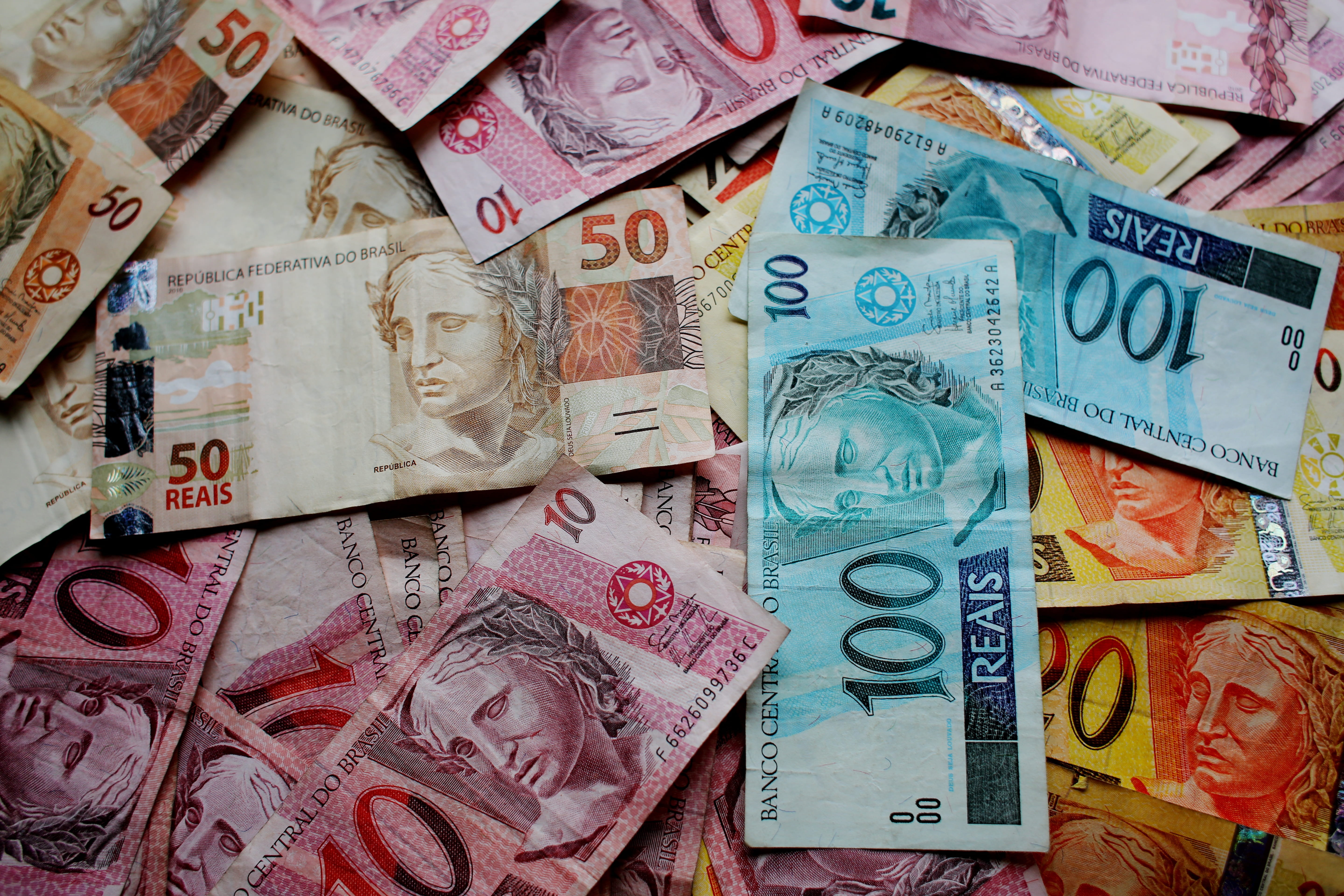 currency, indoors, wealth, savings, brazil, five real, image of money, ten real, representation, ballot, 5K, still life, variation, real, communication, HD Wallpaper