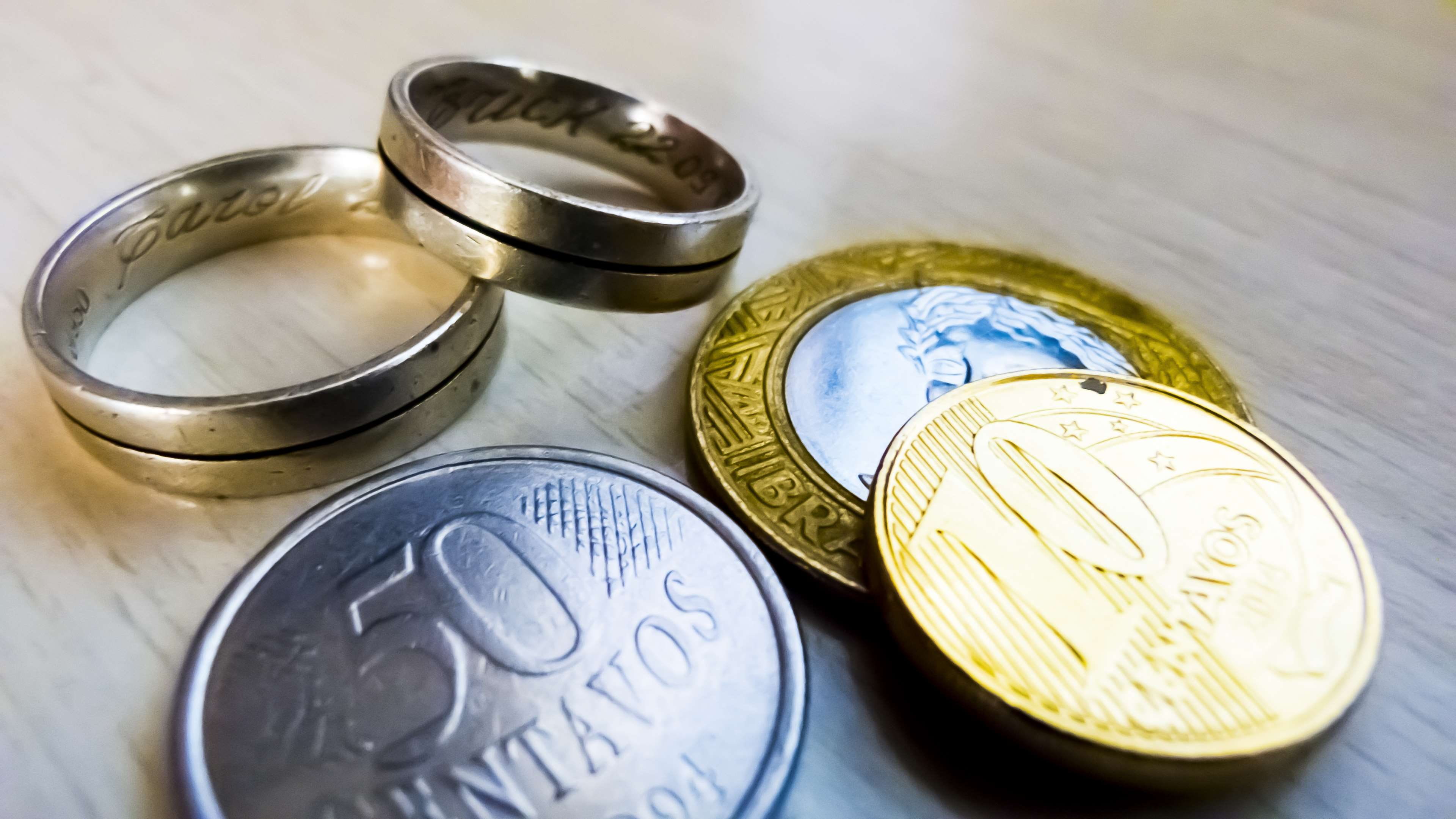 business, gold colored, indoors, currency, coins, gold, finance, savings, monedas, close-up, rings, aliancas, cents, investment, brazil, metal, shiny, economy, HD Wallpaper