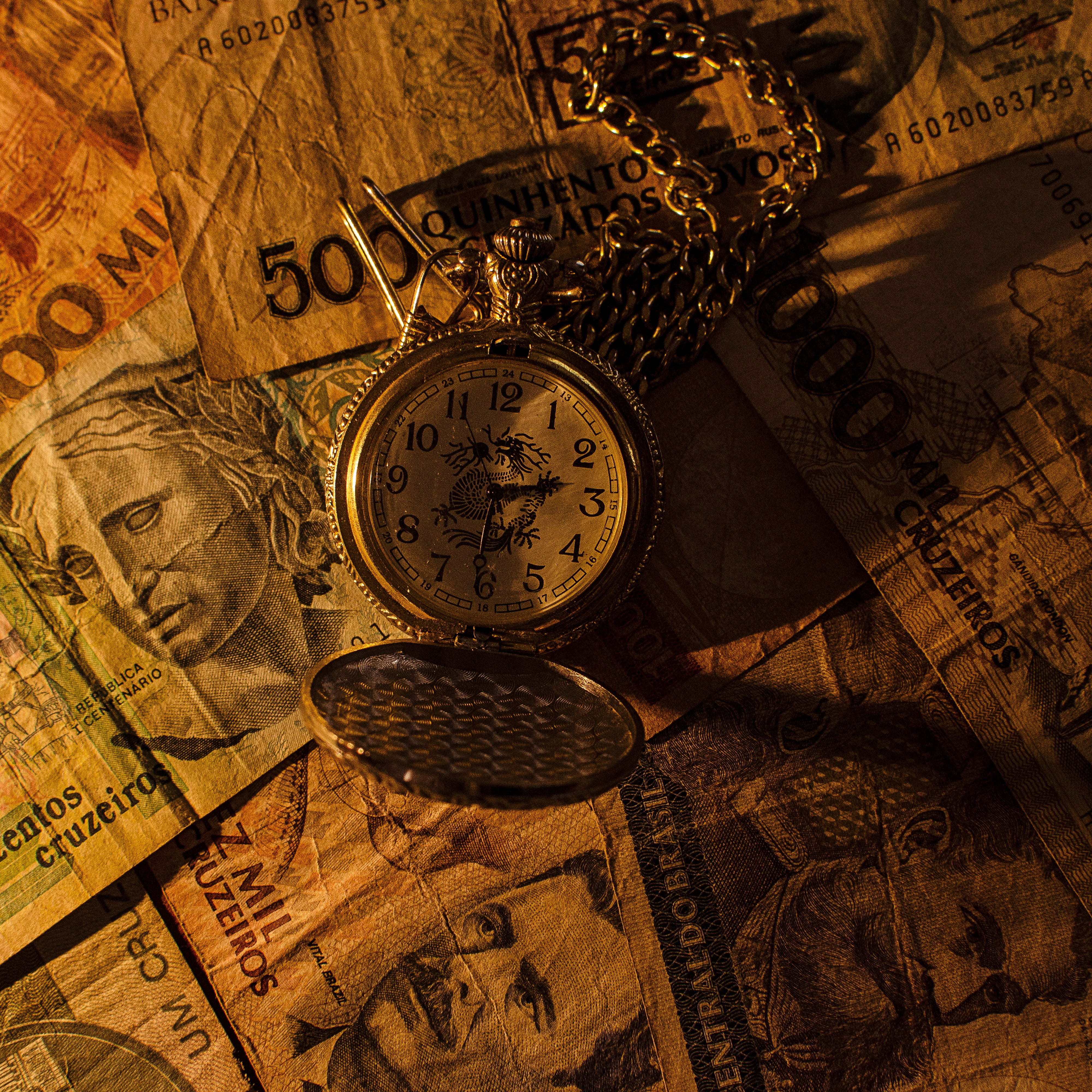 close-up, retro styled, antique, wealth, personal accessory, number, accuracy, money, minute hand, still life, indoors, instrument of time, metal, time, Phone HD Wallpaper