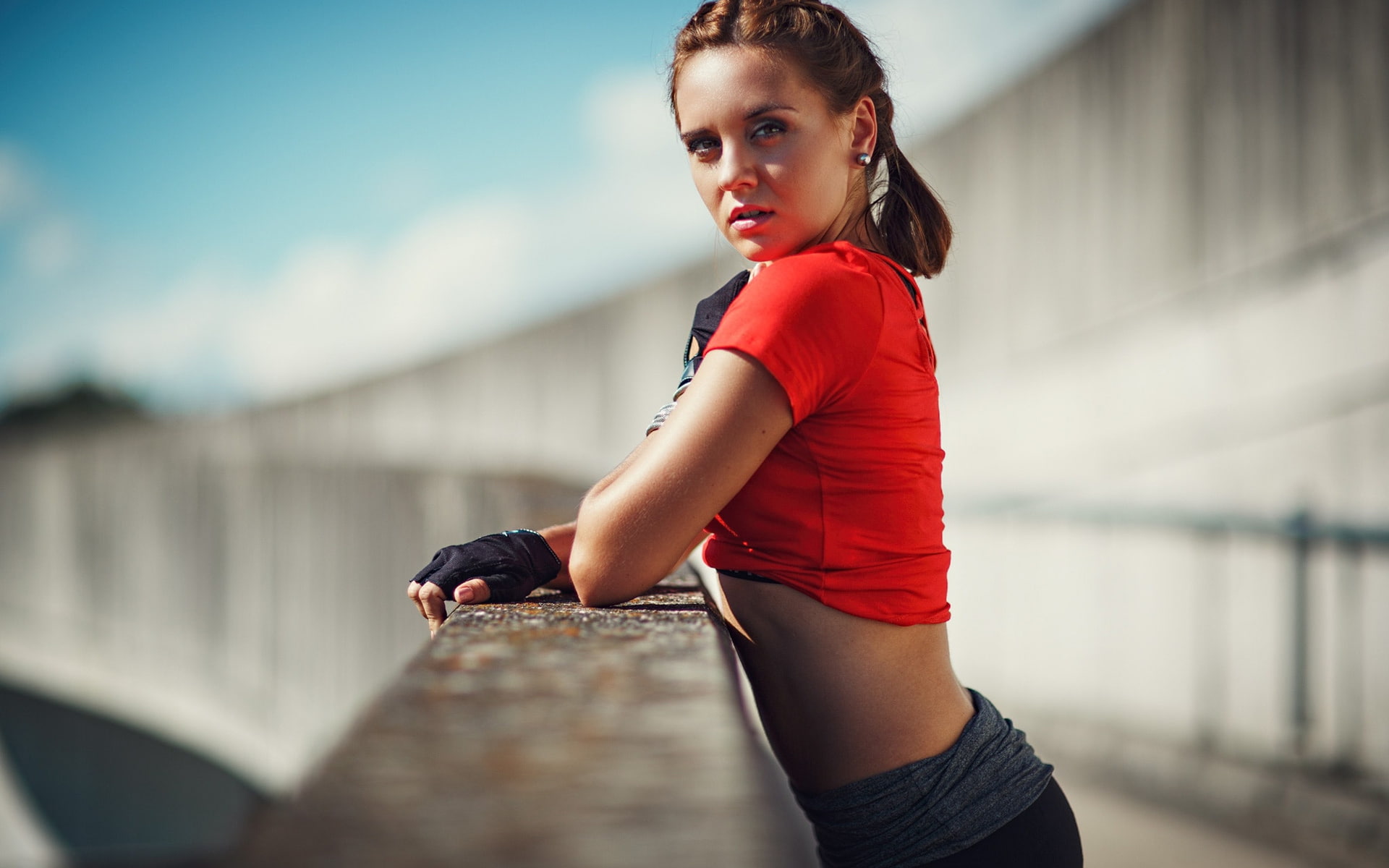 sports clothing, redhead, young women, three quarter length, healthy lifestyle, sport, looking at camera, sports jerseys, yoga pants, women, architecture, HD Wallpaper