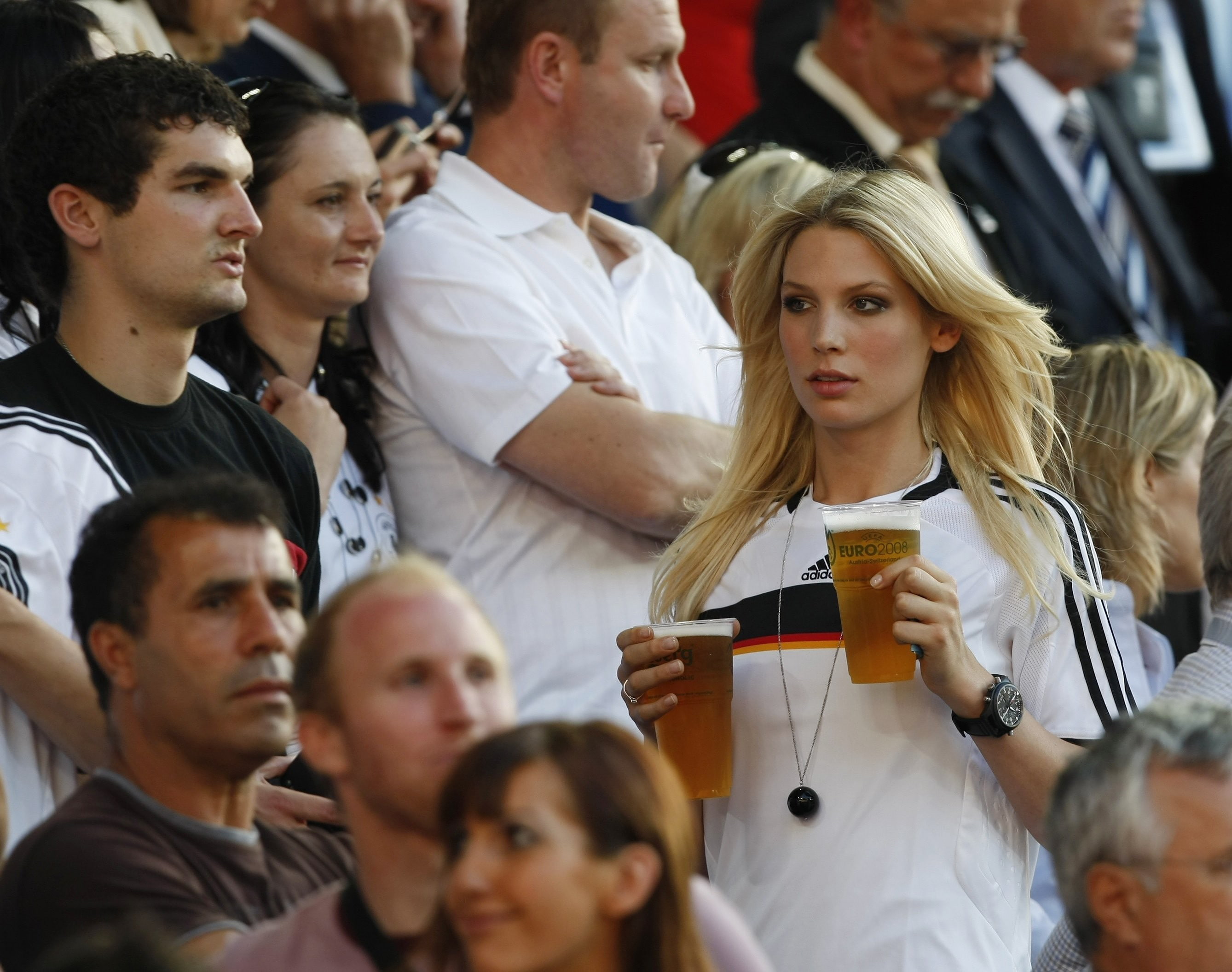 Germany, blonde, Sarah Brandner, soccer, beer, model, sports jerseys, 2K, HD Wallpaper