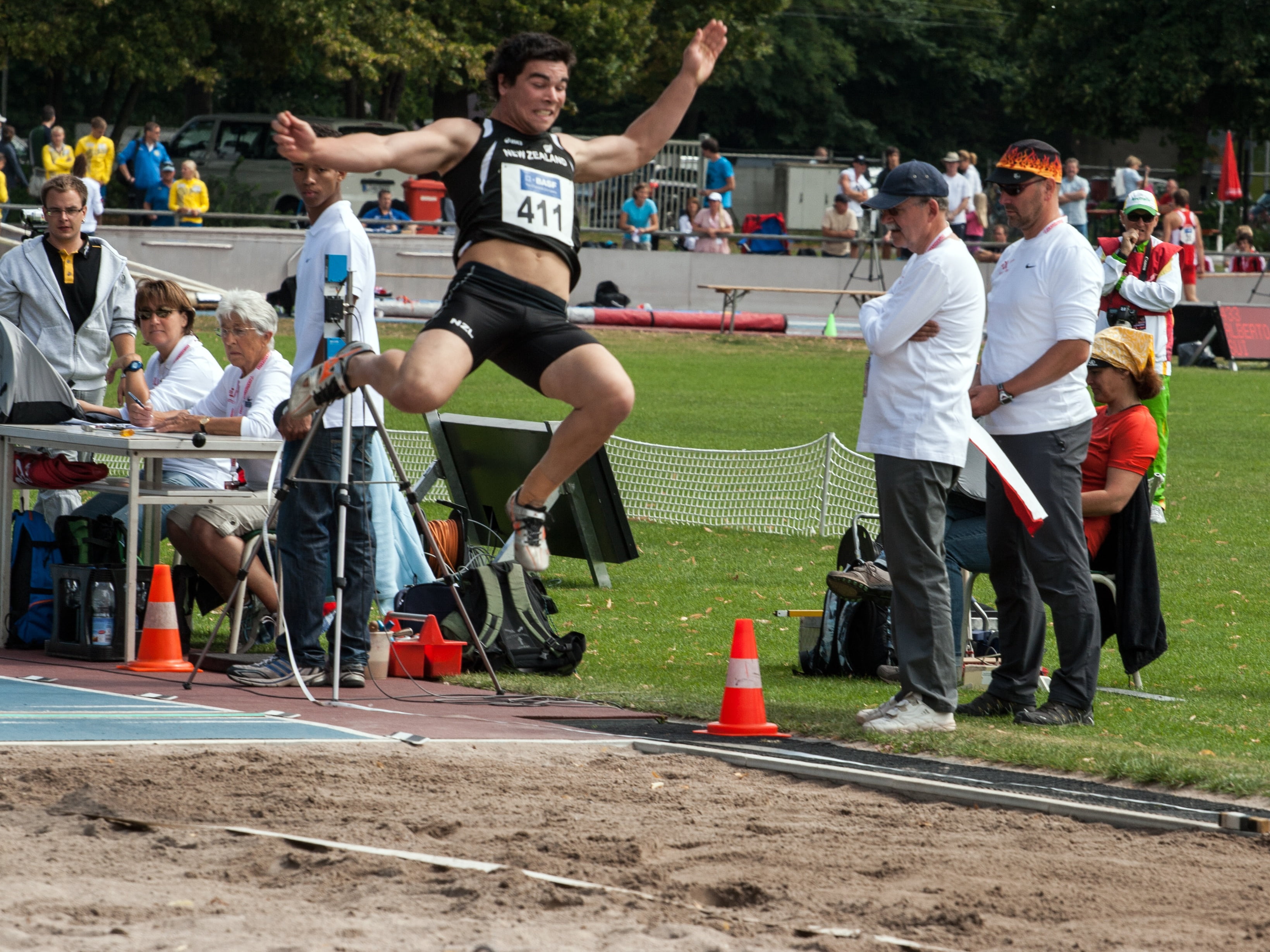 2K, men, full length, running, event, track and field, group of people, outdoors, athletics, nature, competition, determination, spectator, crowd, junior gala mannheim, HD Wallpaper