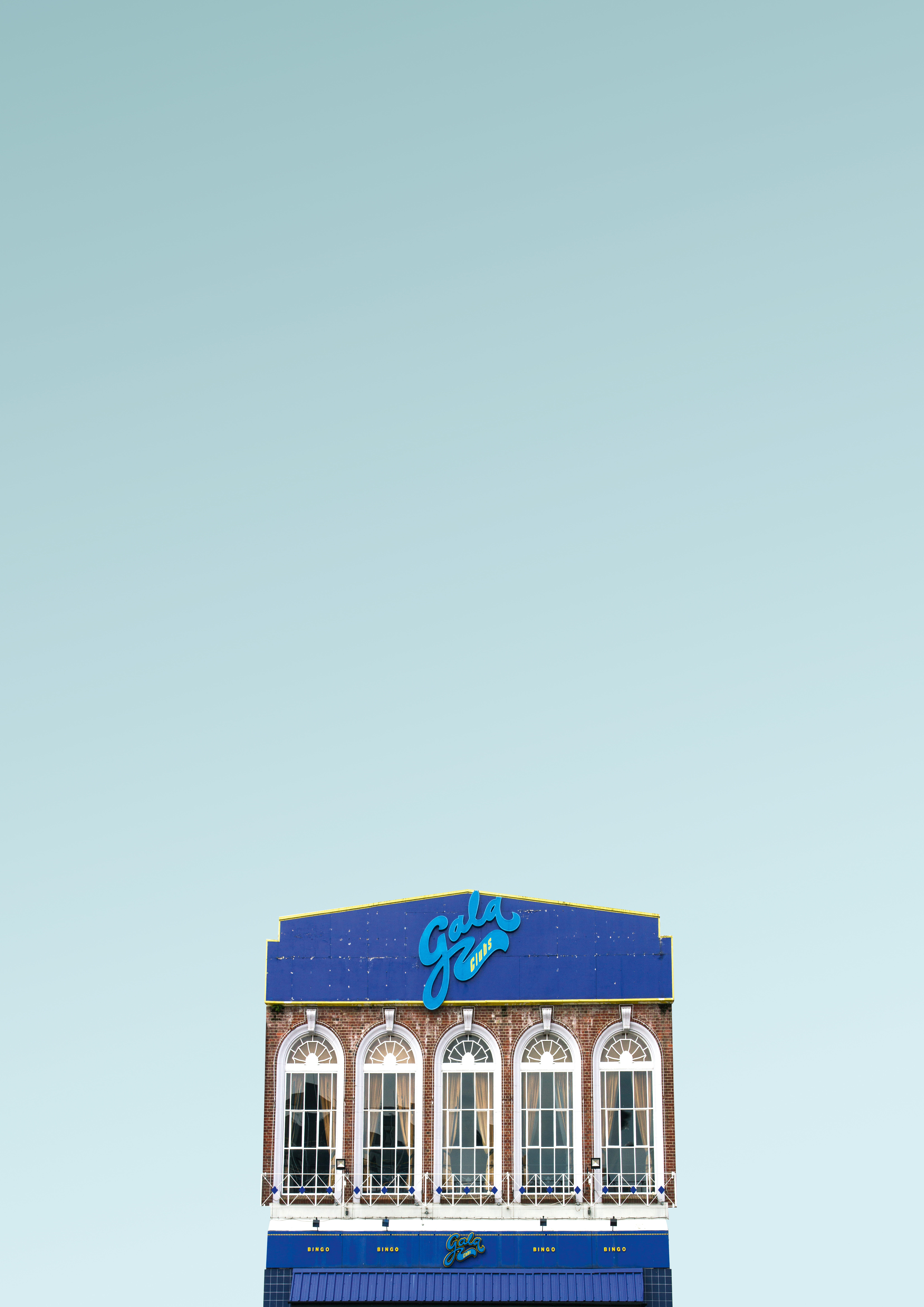 day, archiporn, facade, the past, house, arch, built structure, building, low angle view, urban, architecture, window, history, store, gala, sky, white, Phone HD Wallpaper