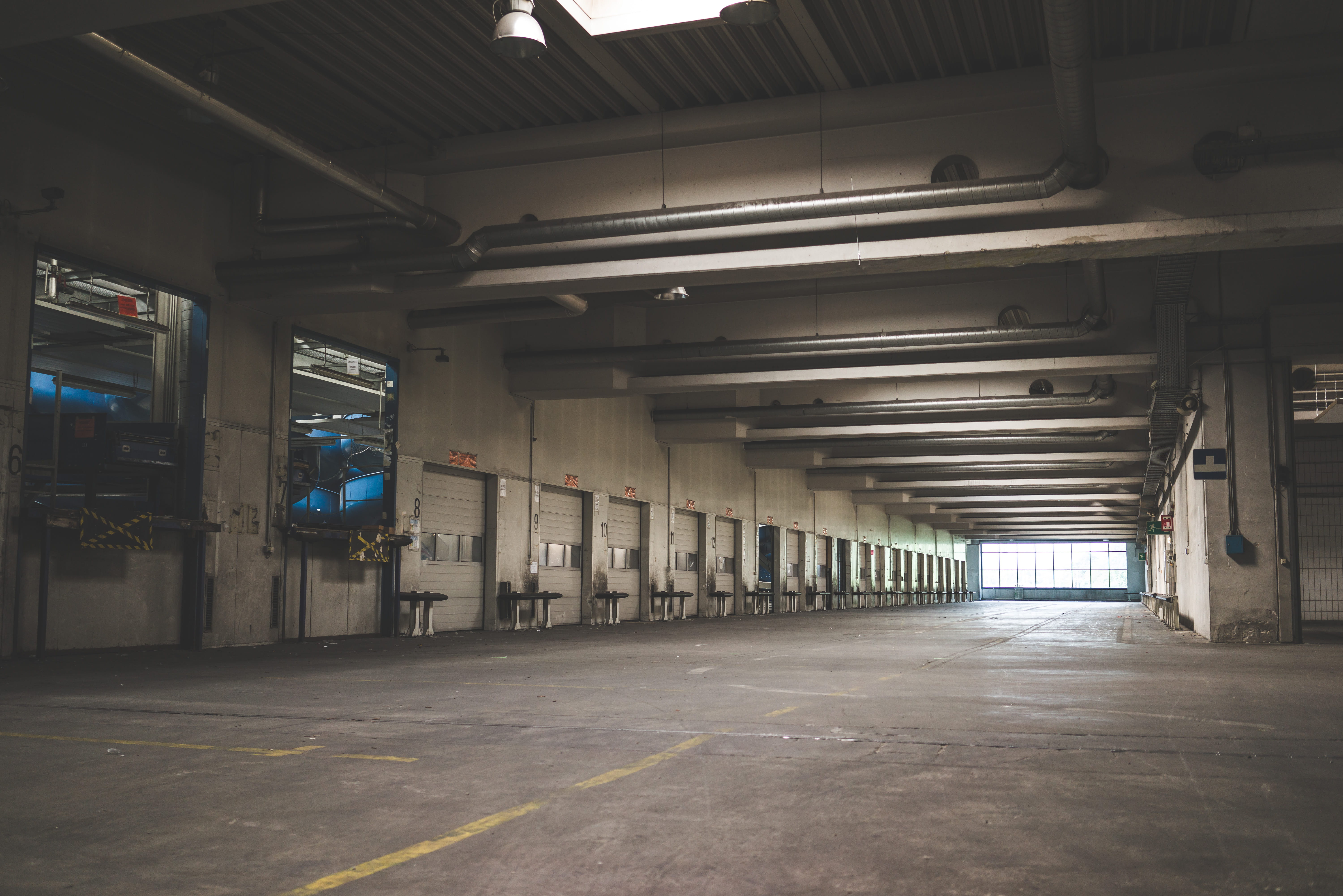 lighting equipment, indoors, postcity linz, 5K, subway, blue, windows, architectural column, light, parking lot, empty, gray, mode of transportation, hall, HD Wallpaper