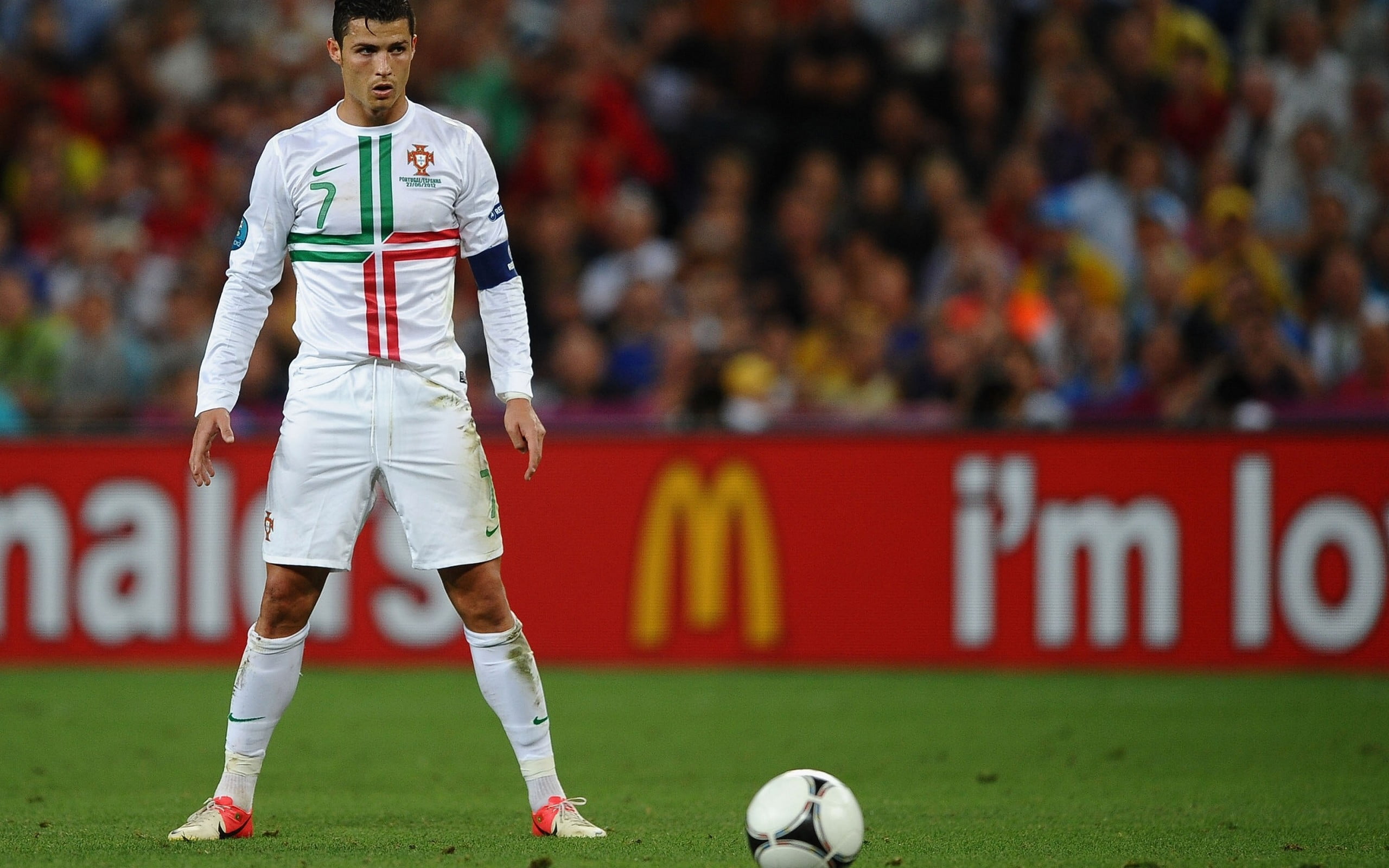 athlete, white, sport, red, one person, european, grass, ball, soccer ball, sports equipment, match - sport, black, 2K, standing, soccer, soccer player, HD Wallpaper