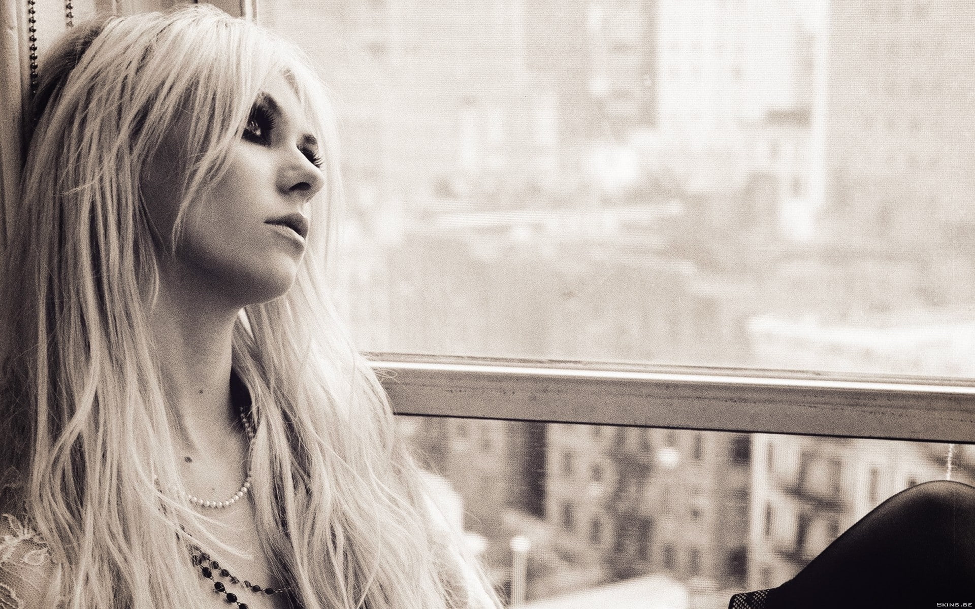 pretty, mood, momsen, singer, blonde, alternative, taylor, rock, 1080P, actress, model, reckless, sexy, hard, babe, HD Wallpaper