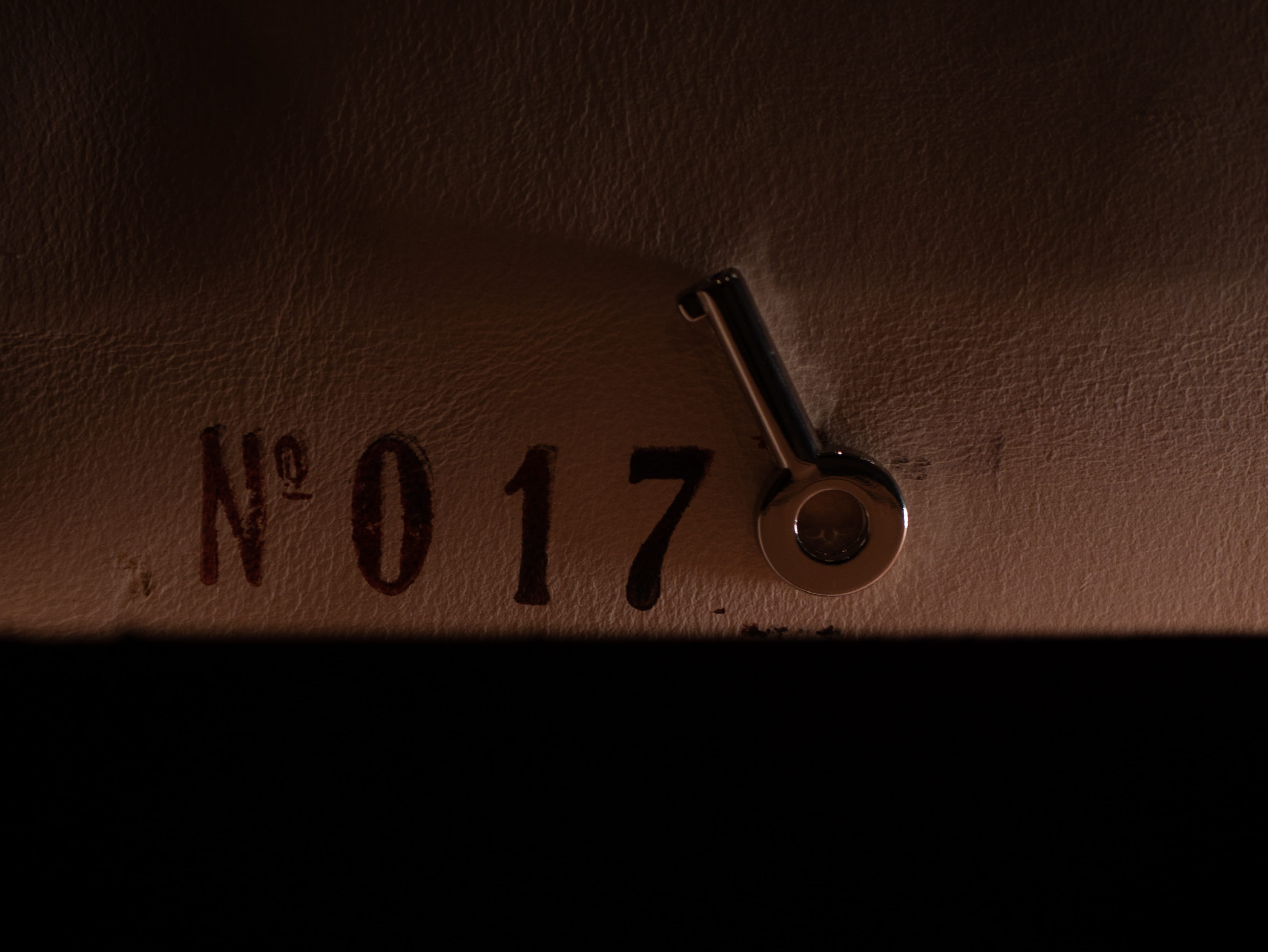 communication, table, 17, metal, aggression, single object, numbers, bag, copy space, western script, text, leather, briefcase, close-up, entrance, 2K, HD Wallpaper