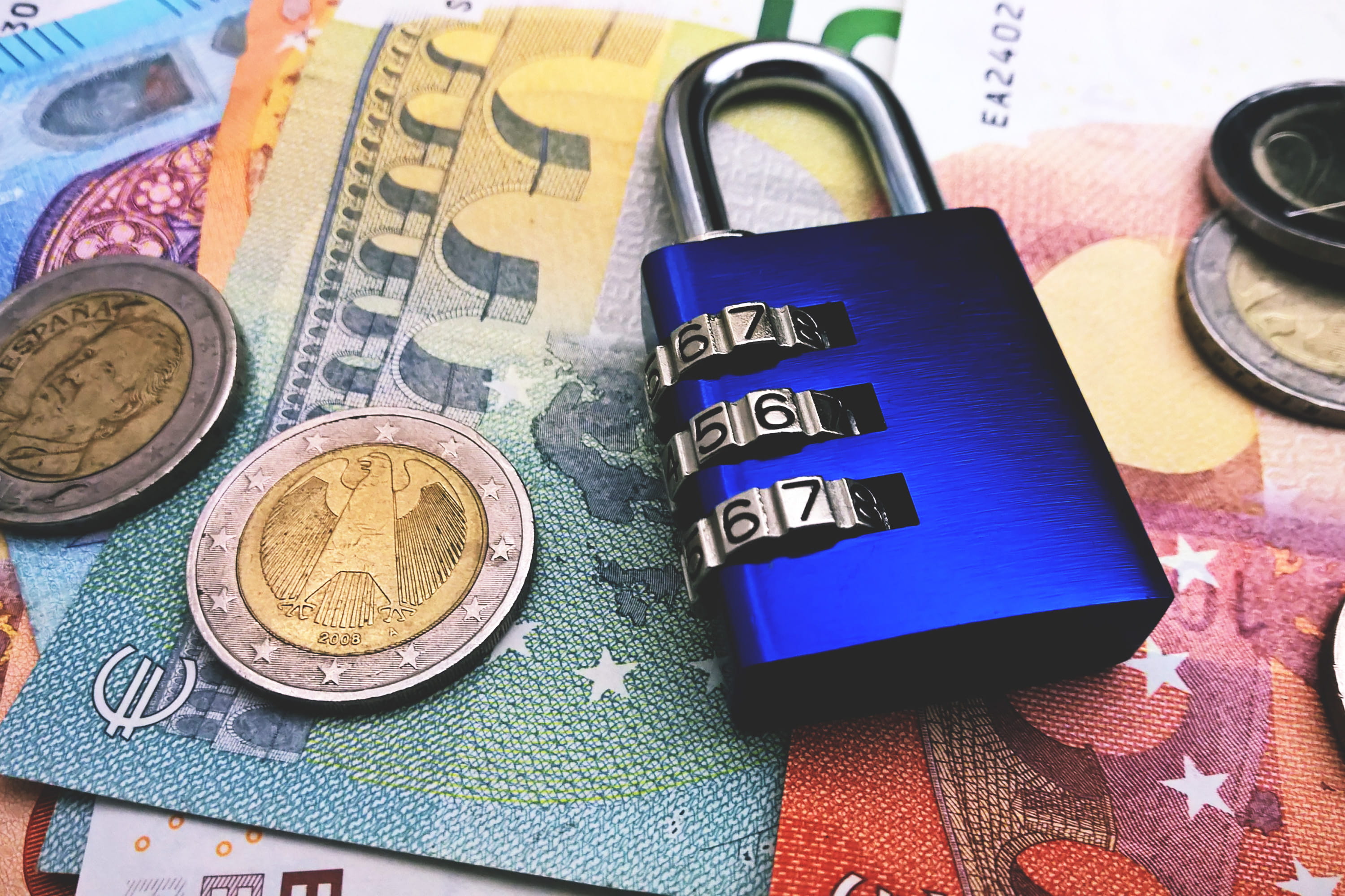 still life, high angle view, table, paper currency, close-up, lock, finance, savings, text, non-western script, business finance and industry, businessVarious, HD Wallpaper