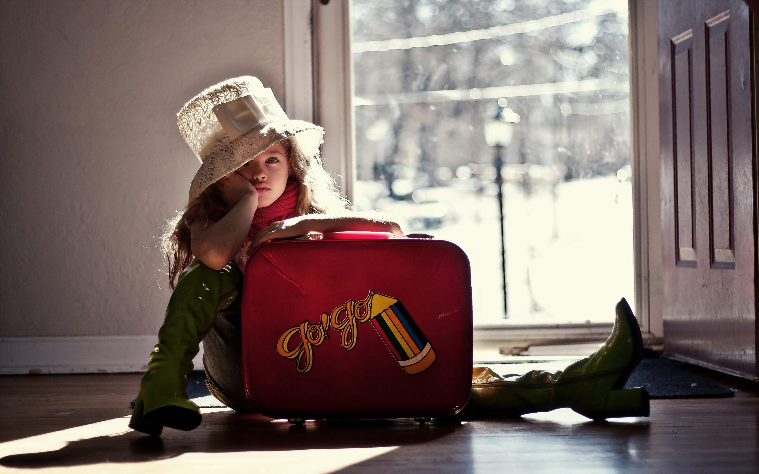 mood, suitcase, child, blonde, girl, 2K, HD Wallpaper