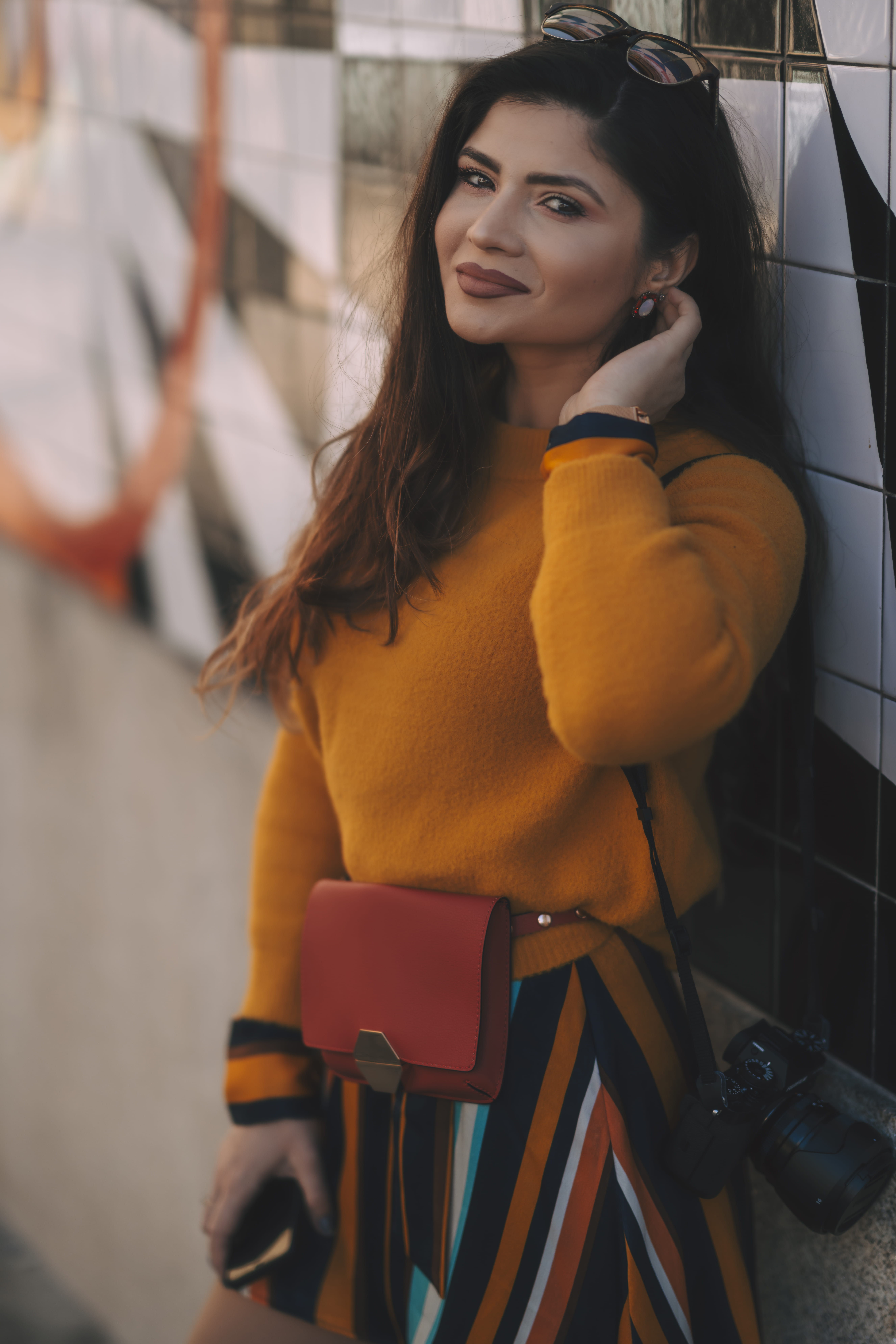 adult, gown, leaning, apparel, standing, sleeve, leisure activity, skirt, person, one person, women, female, woman, accessory, footwear, wall, colored, Phone HD Wallpaper