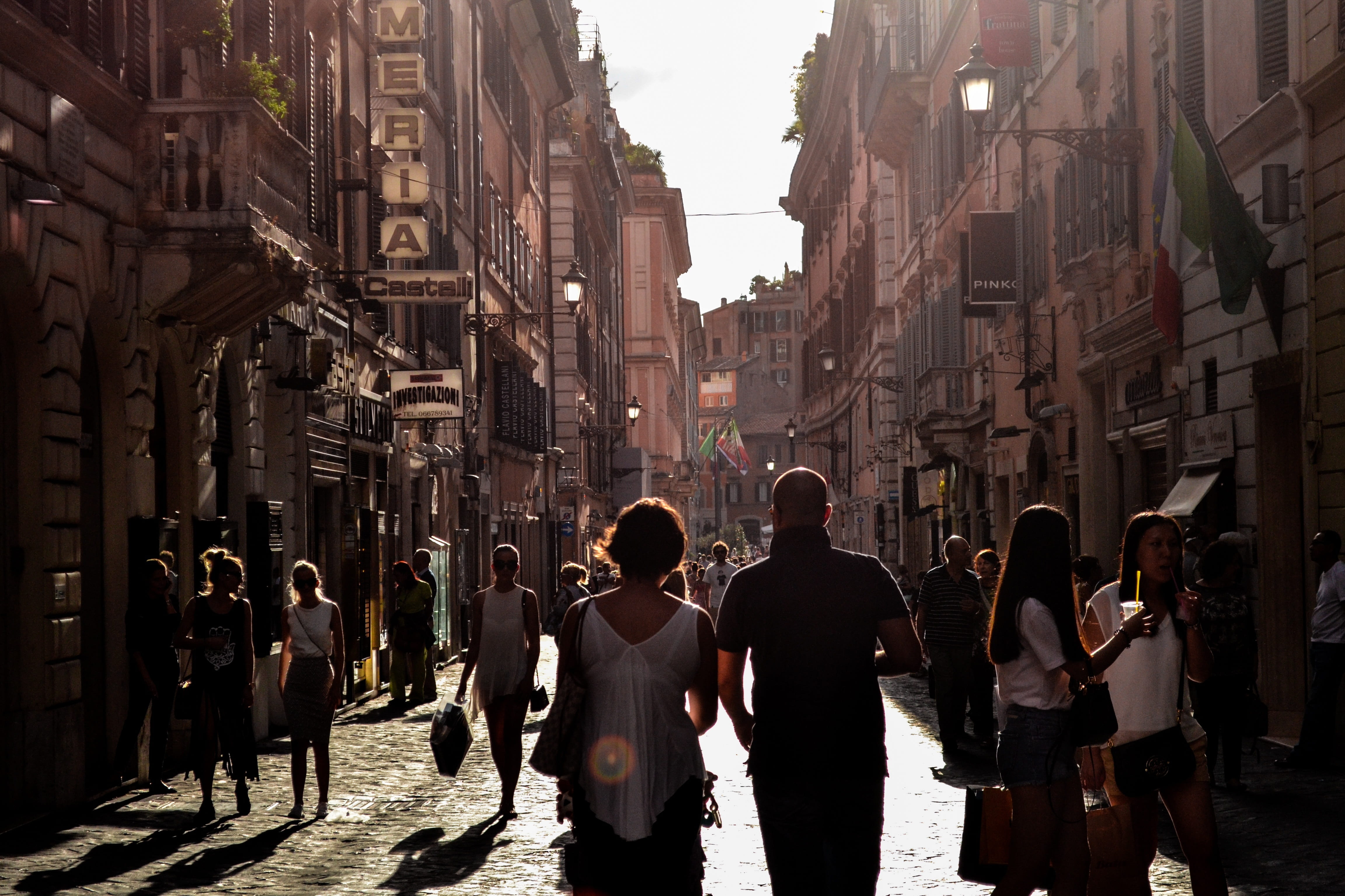 incidental people, man, real people, alley, outdoors, travel, tourists, large group of people, near, lifestyles, walk, crowd, women, day, 4K, group of people, HD Wallpaper