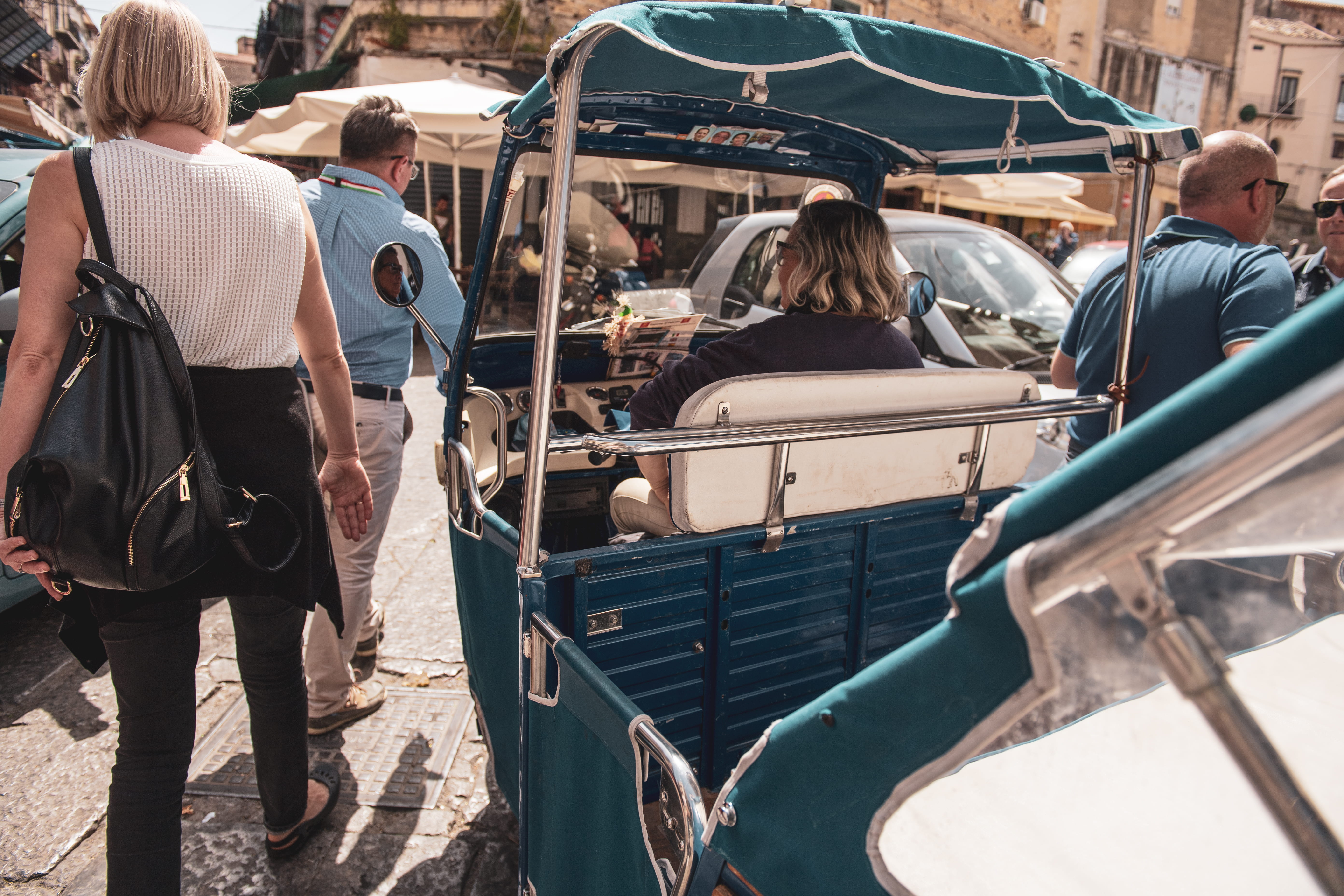 rickshaw, leisure activity, summer, nature, men, piaggio, day, standing, casual clothing, transport, incidental people, beside, architecture, road, group of people, HD Wallpaper