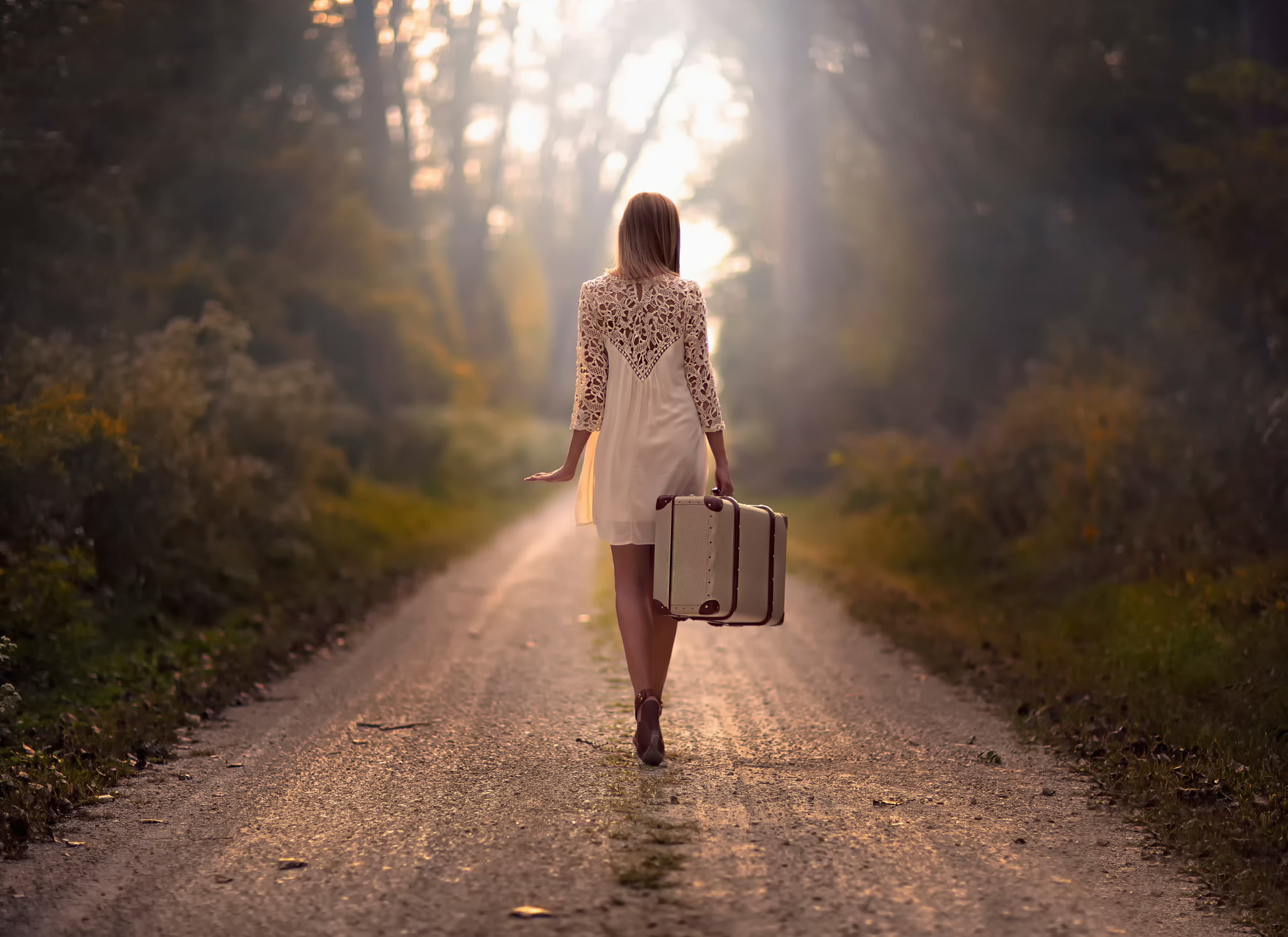 casual clothing, standing, caucasian Ethnicity, real people, white, loneliness, direction, rural Scene, waiting, travel, females, girl, hairstyle, transportation, HD Wallpaper