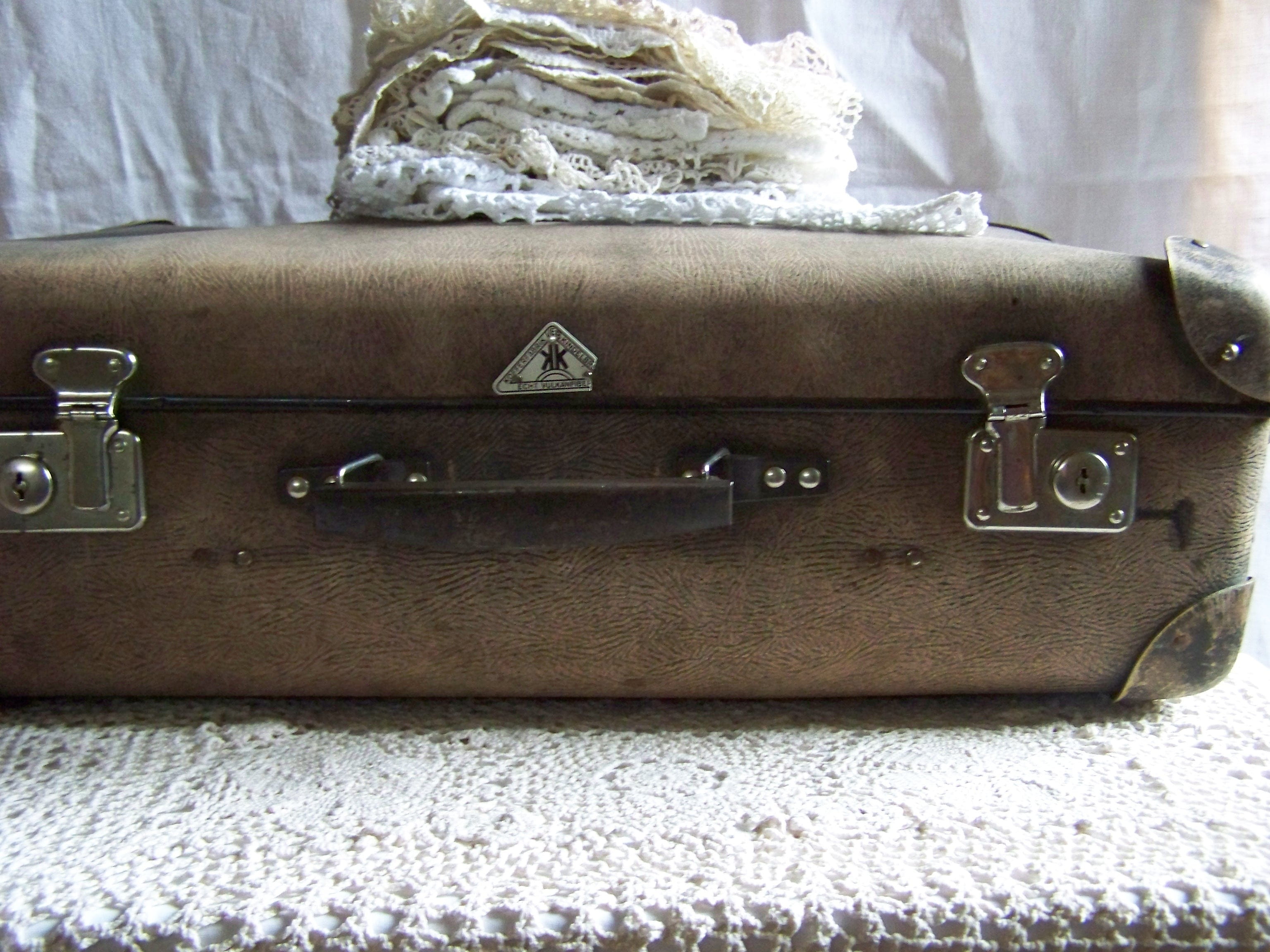 domestic room, old, stack, high angle view, brown, lace, travel, closed, briefcase, suitcase, no people, bedroom, close-up, 2K, furniture, bag, home interior, HD Wallpaper