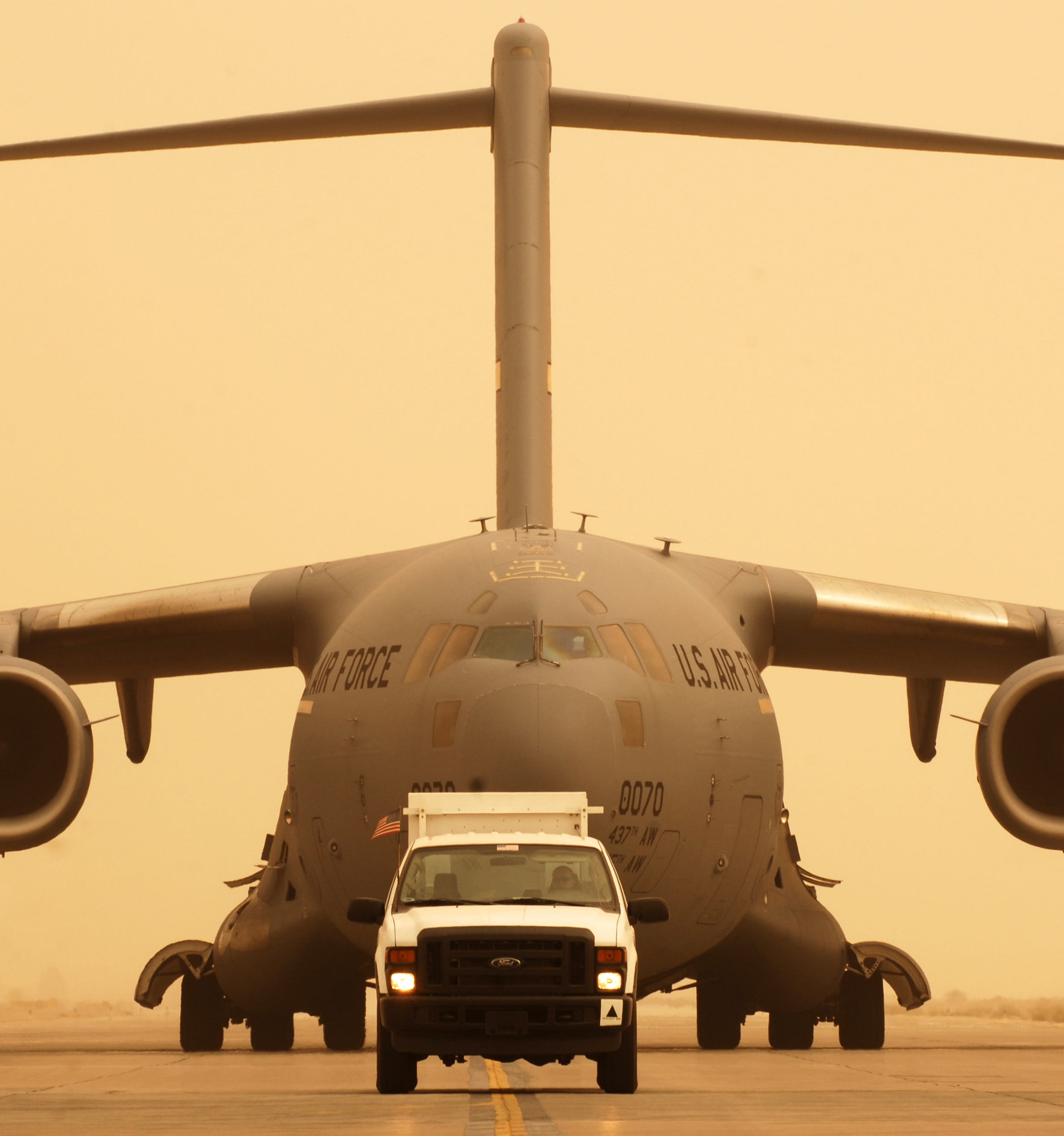 transportation, flying, nature, Air Force, airport runway, no people, aviation, mode of transportation, Cargo, park, clear sky, air Vehicle, stationary, Phone HD Wallpaper
