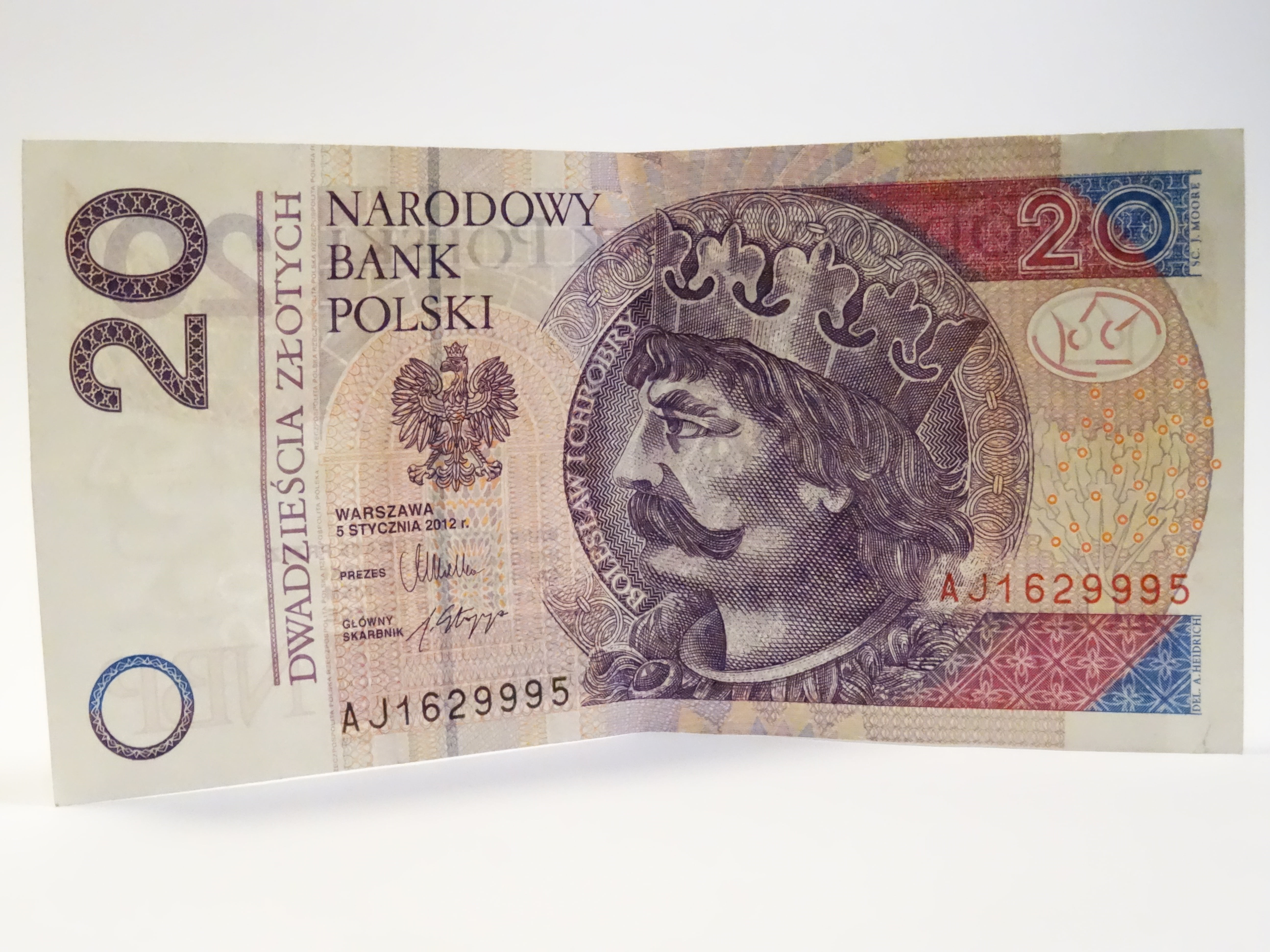 single object, male likeness, paper, prices, studio shot, amount, extreme close-up, banking, representation, human representation, payment, business, pay, HD Wallpaper