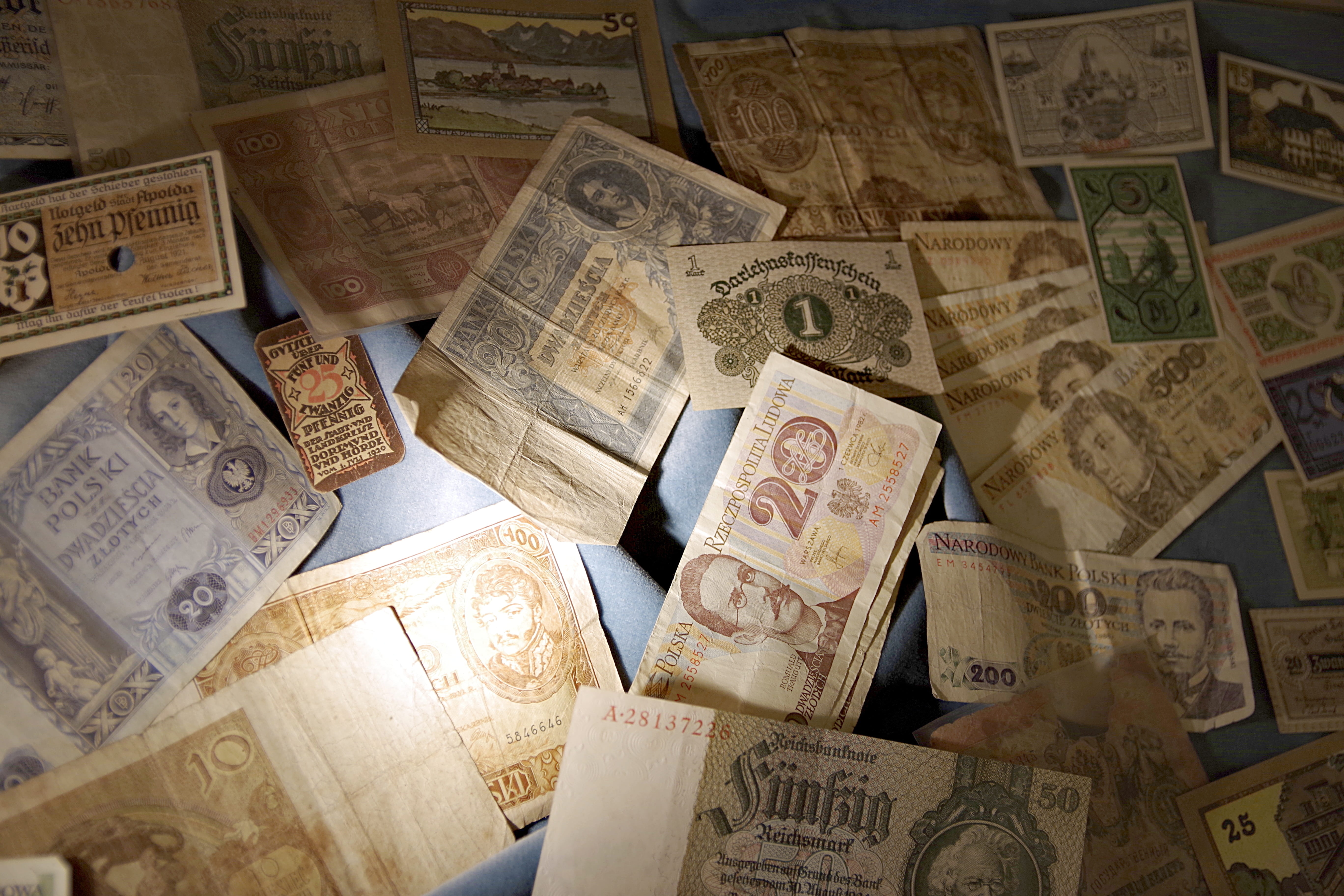 number, old, high angle view, save, pay, still life, variation, prices, large group of objects, savings, currency, choice, wealth, golden, brand, business, HD Wallpaper