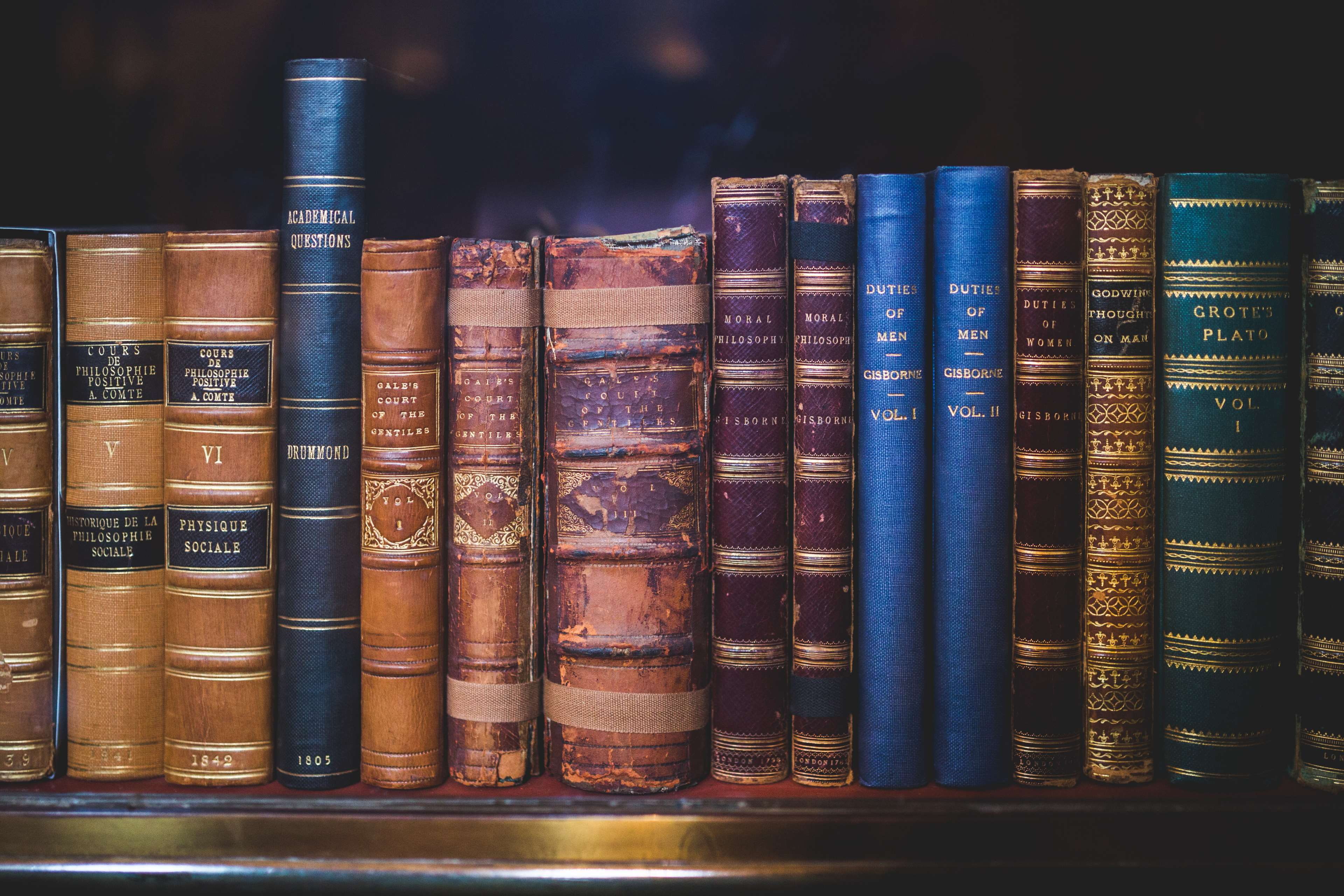 library, shelf, old book, study, history, close-up, text, in a row, western script, large group of objects, indoors, publication, learning, encyclopedia, HD Wallpaper