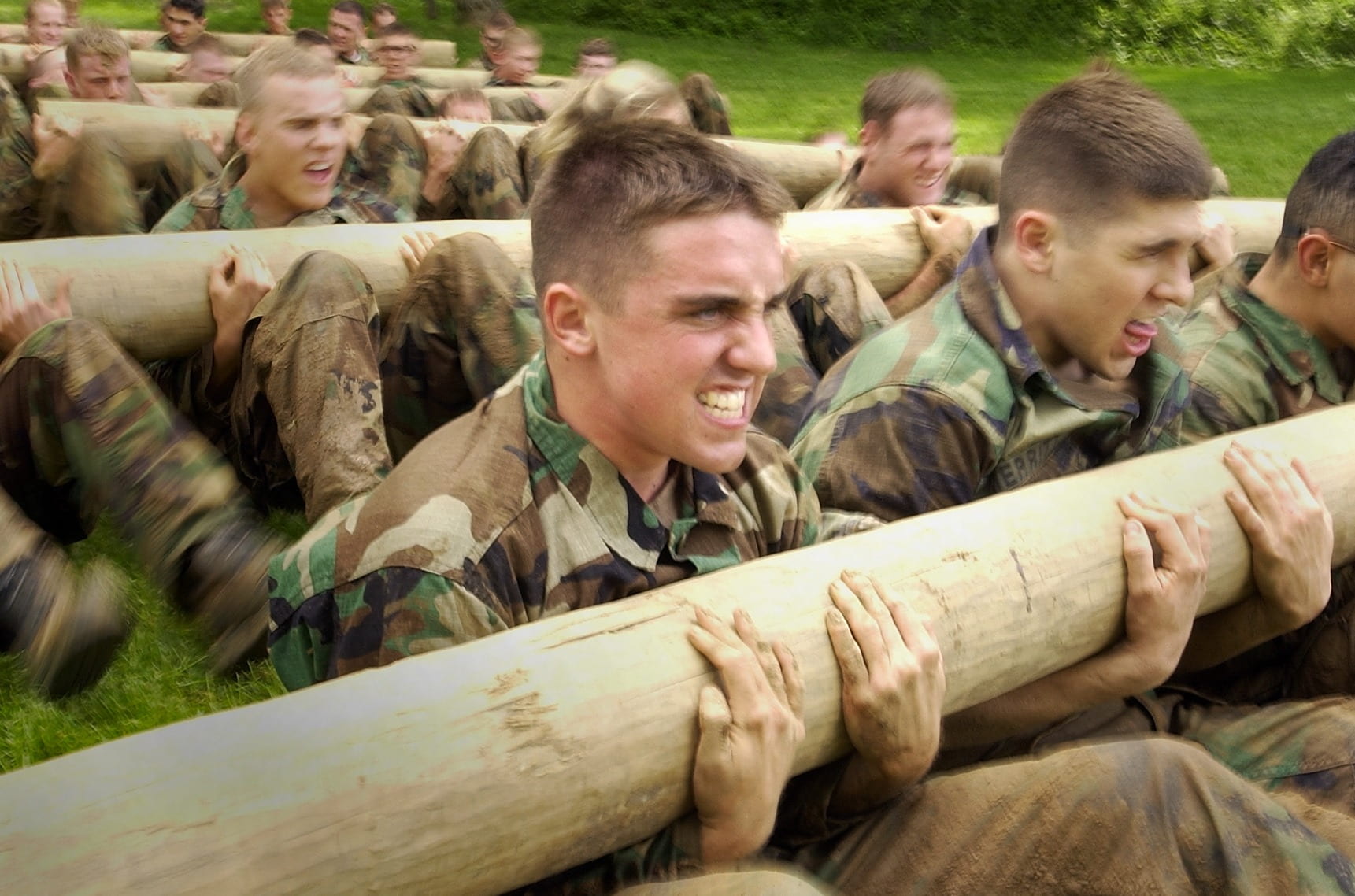 fighting, people, emotion, lifting, annapolis, exertion, exercising, navy, workout, outside, heavy, soldier, headshot, 720P, crowd, waist up, armed forces, HD Wallpaper