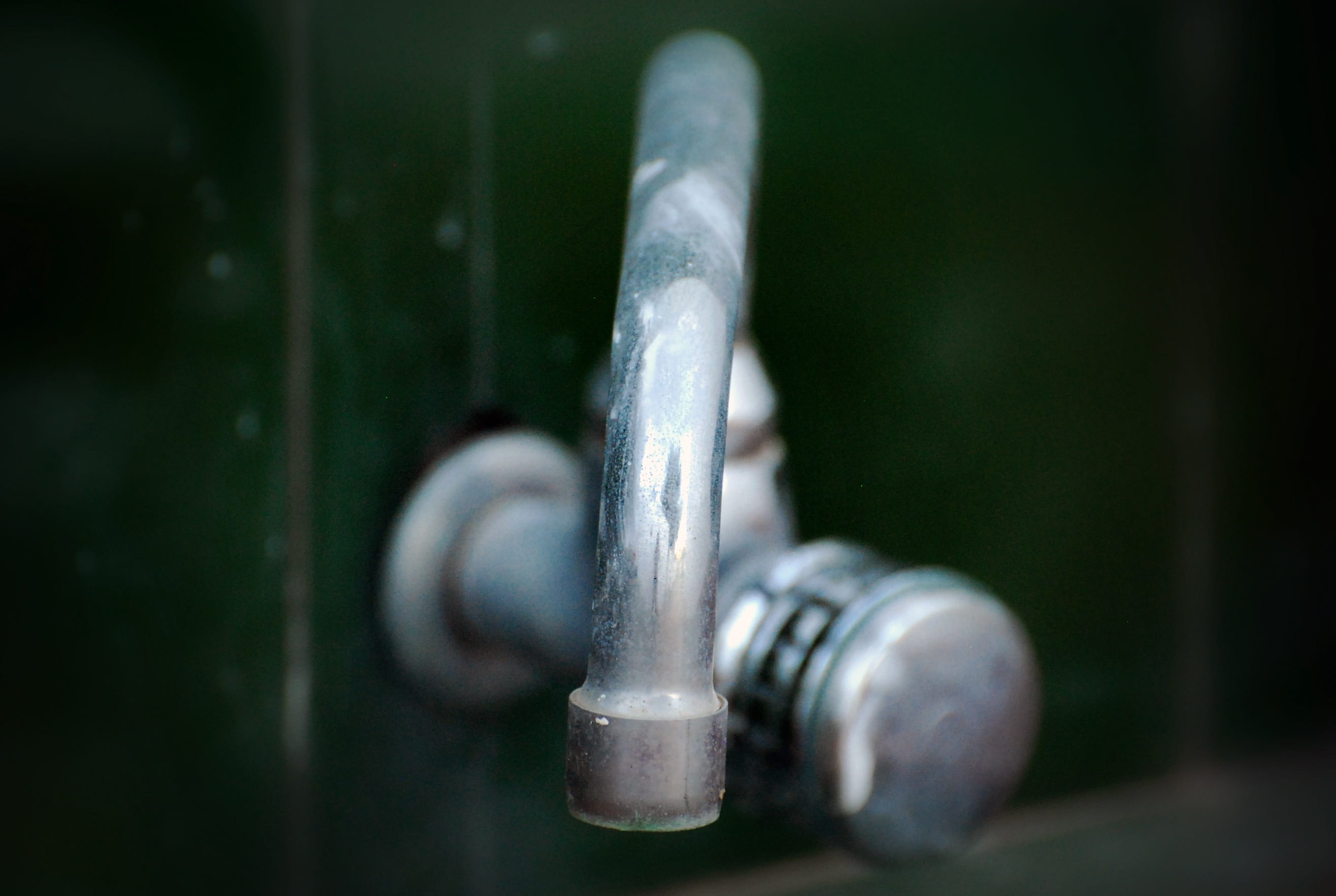safety, dirt, metal, tap, outdoors, clean, focus on foreground, no people, selective focus, brightness, nature, simplicity, 2K, ruins, still life, water, HD Wallpaper