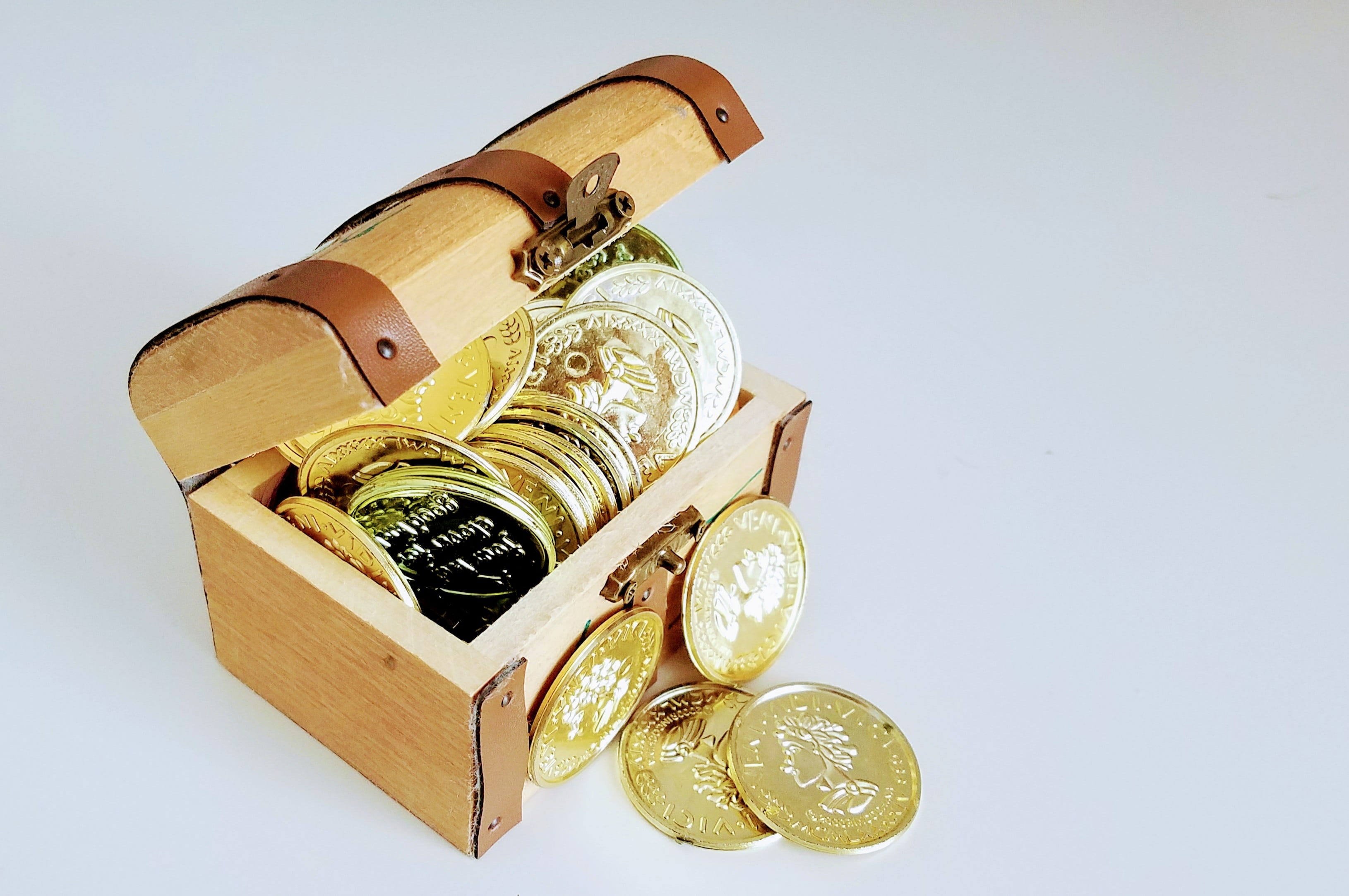 business, wealth, close-up, personal accessory, money, still life, precious, cut out, golden, citrus fruit, studio shot, profit, success, 2K, indoors, HD Wallpaper