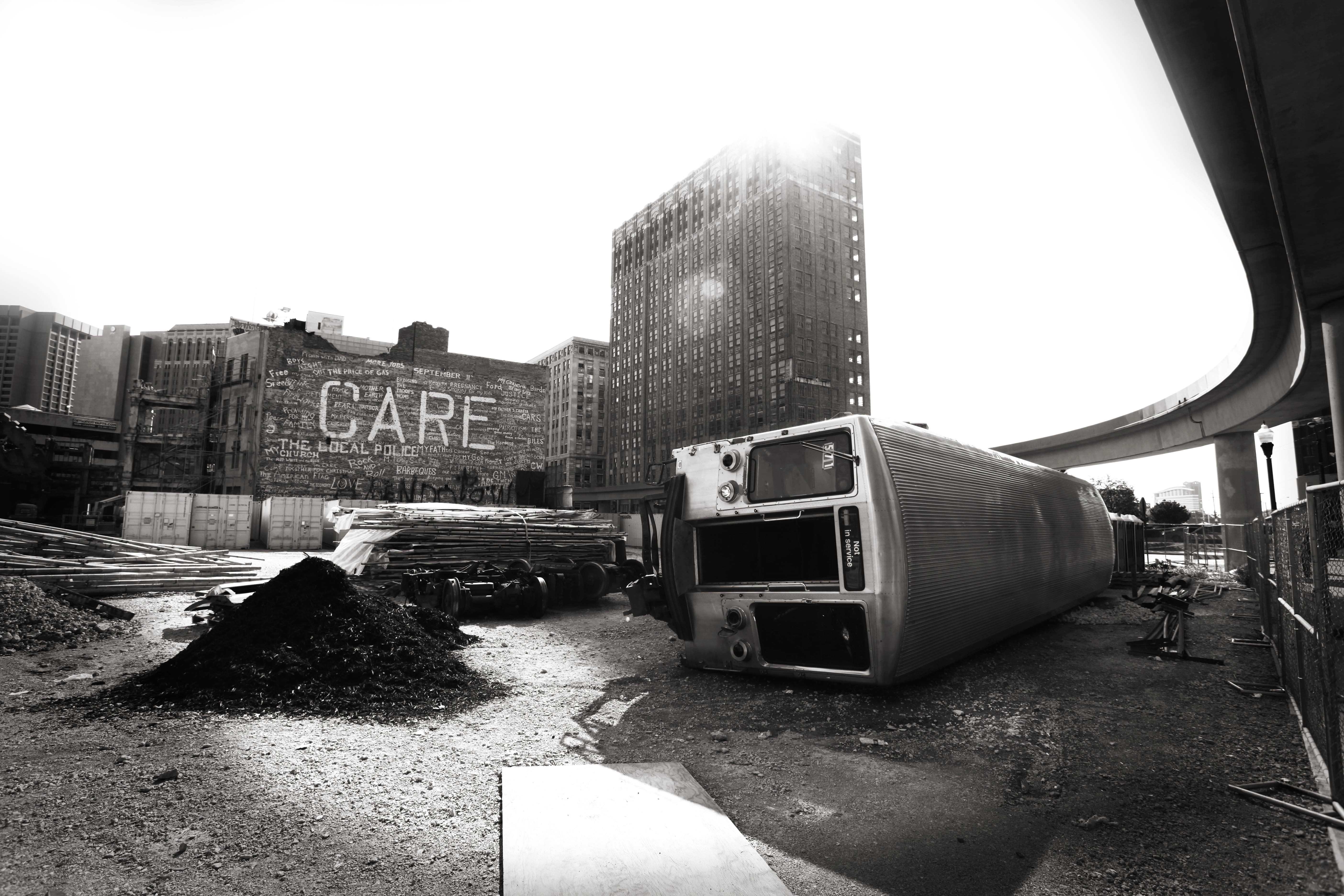 5K, built structure, nature, city, residential district, disaster, metal, train, sky, white, metro, skyscraper, office building exterior, incidental people, HD Wallpaper