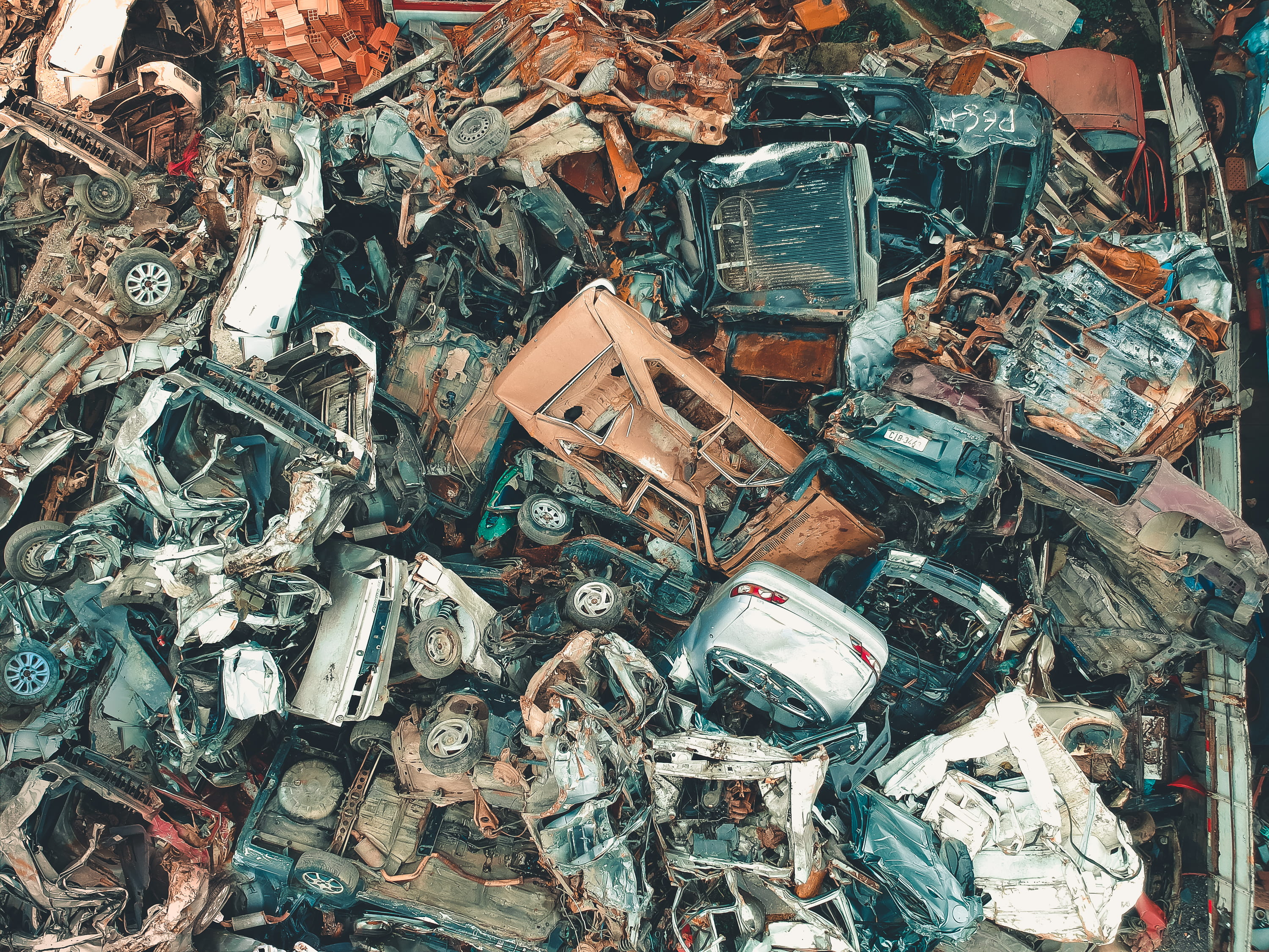 still life, recycling, junkyard, assorted, day, abundance, lot, deterioration, old, damaged, backgrounds, color, 2K, garbage, obsolete, abandoned, recycling center, HD Wallpaper