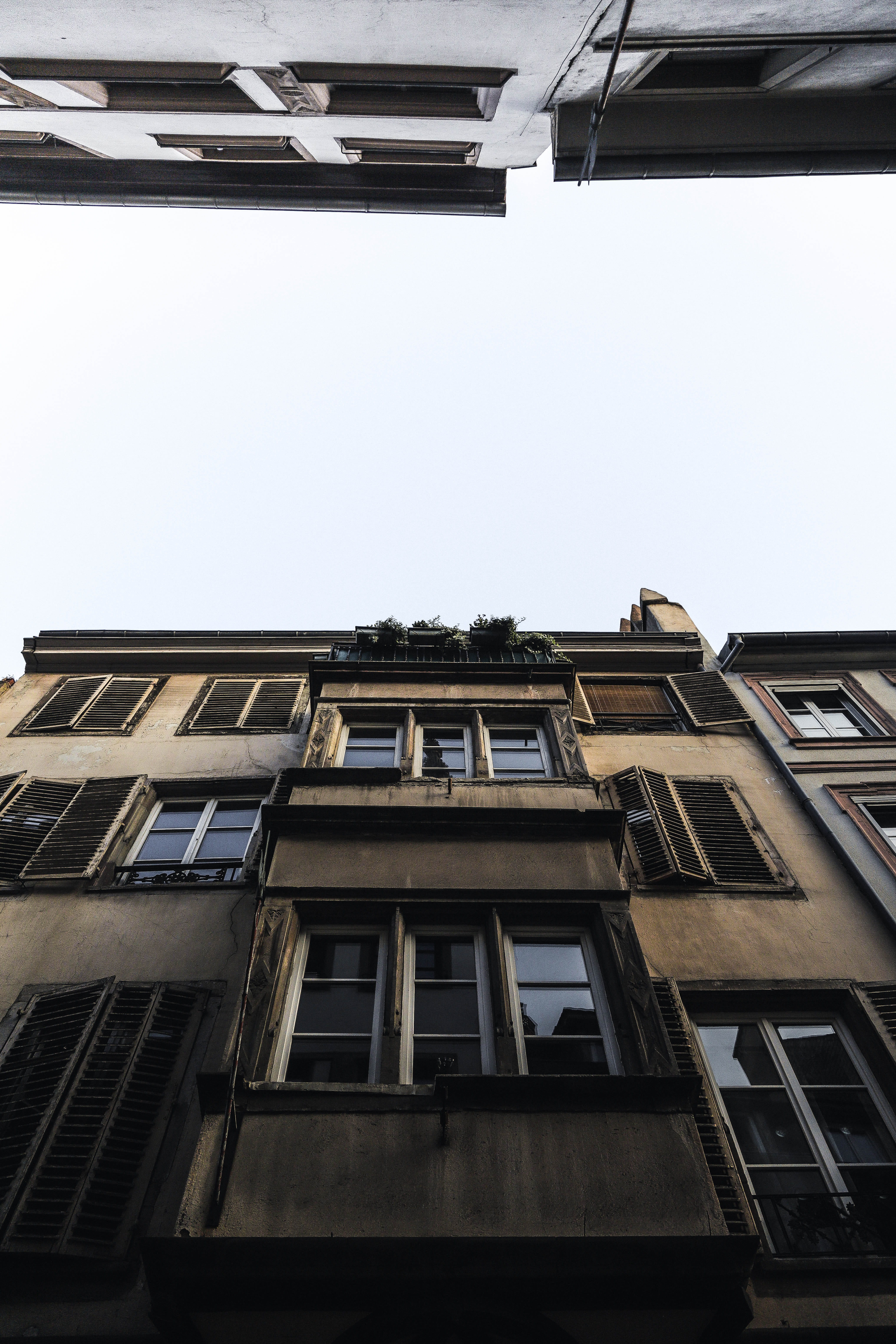 dorian hurst, canon, building exterior, architecture, low angle view, nature, built structure, apartment, building, snapchat, modern, sky, day, instagram, Phone HD Wallpaper