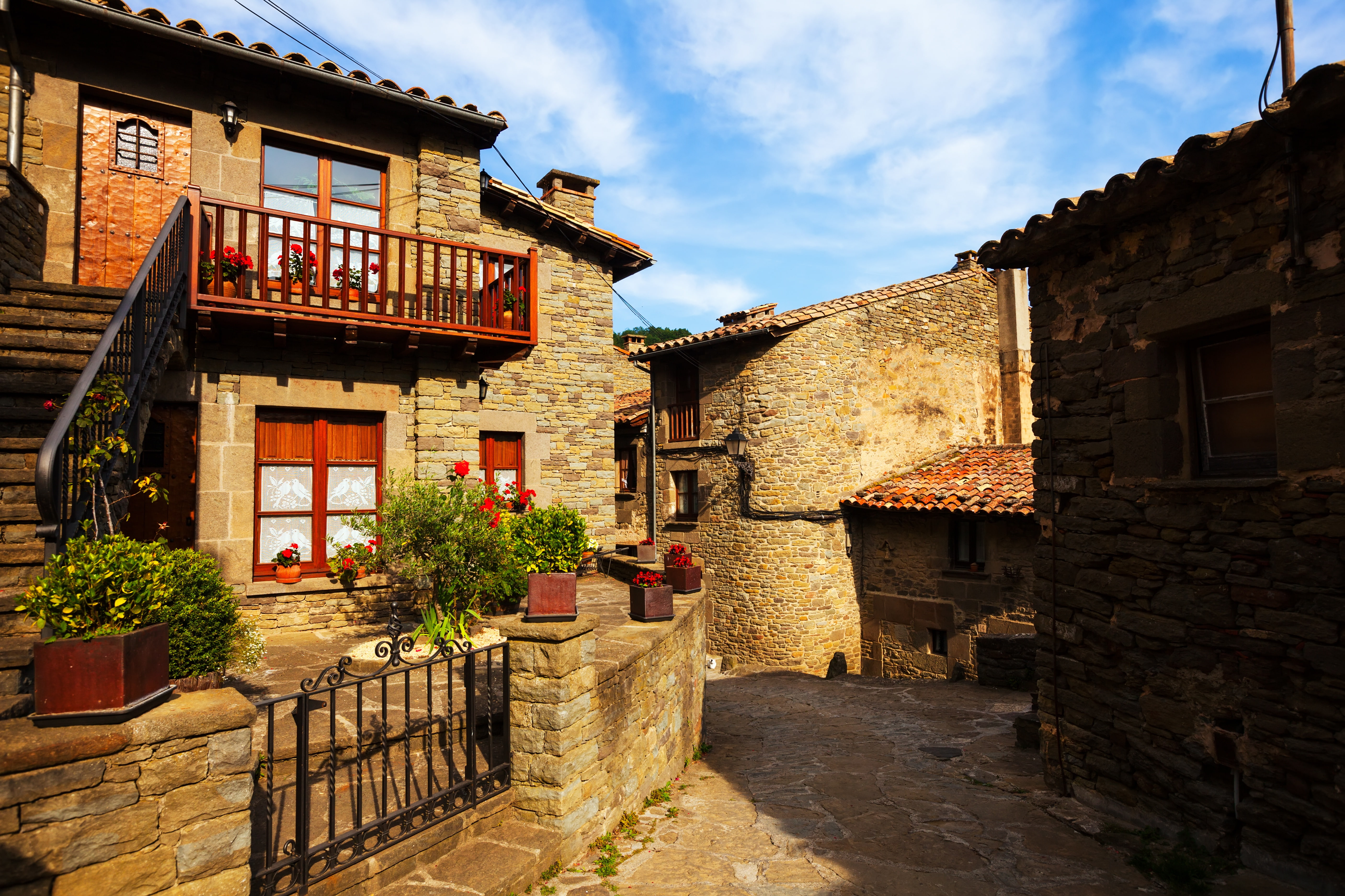 house, 5K, street, brick, balcony, wicket, the sky, flowers, wooden Windows, HD Wallpaper