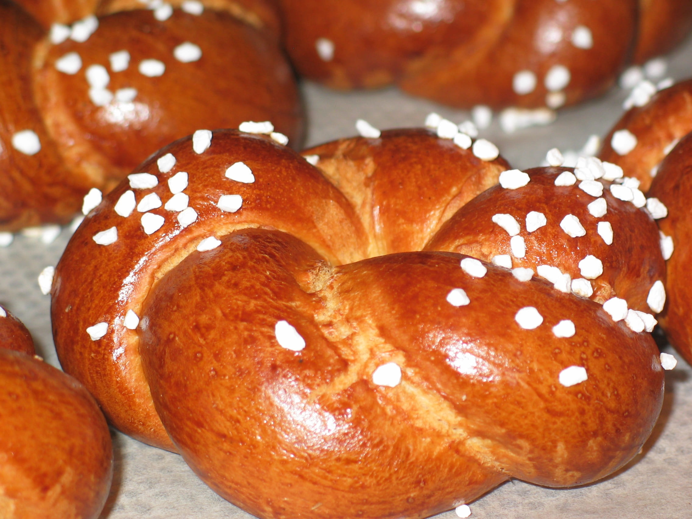 bavarian snack, temptation, delicious, food and drink, dessert, indoors, freshness, brown, baked goods, sweet food, pretzels, bread, food, ready-to-eat, HD Wallpaper