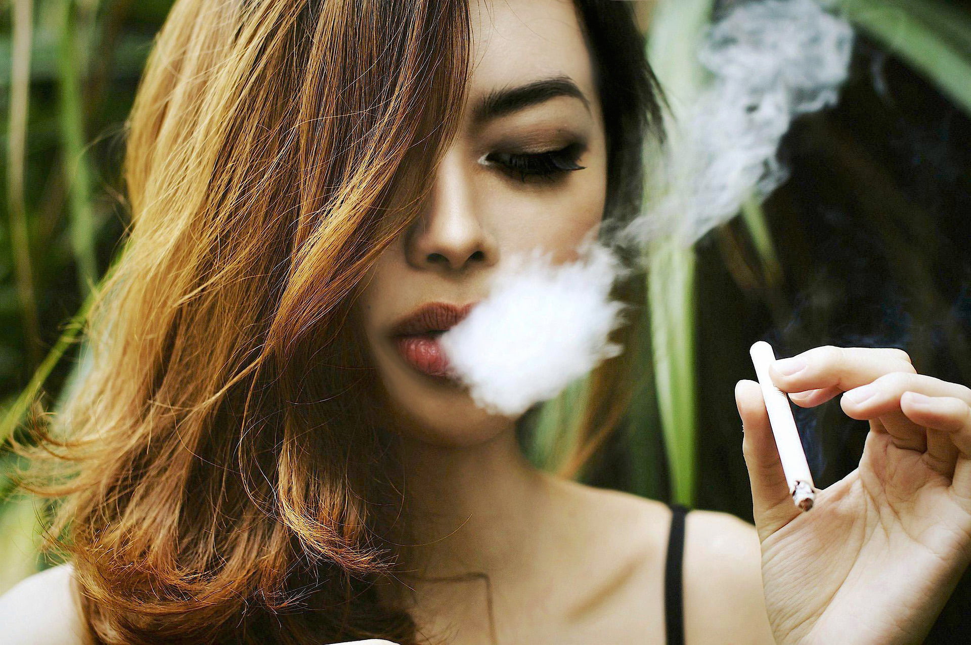 Wylon To Hayashi, smoke, one Person, beauty, young women, teenager, human Hand, beautiful, human Face, cigarette, human Lips, activity, hairstyle, emotion, HD Wallpaper