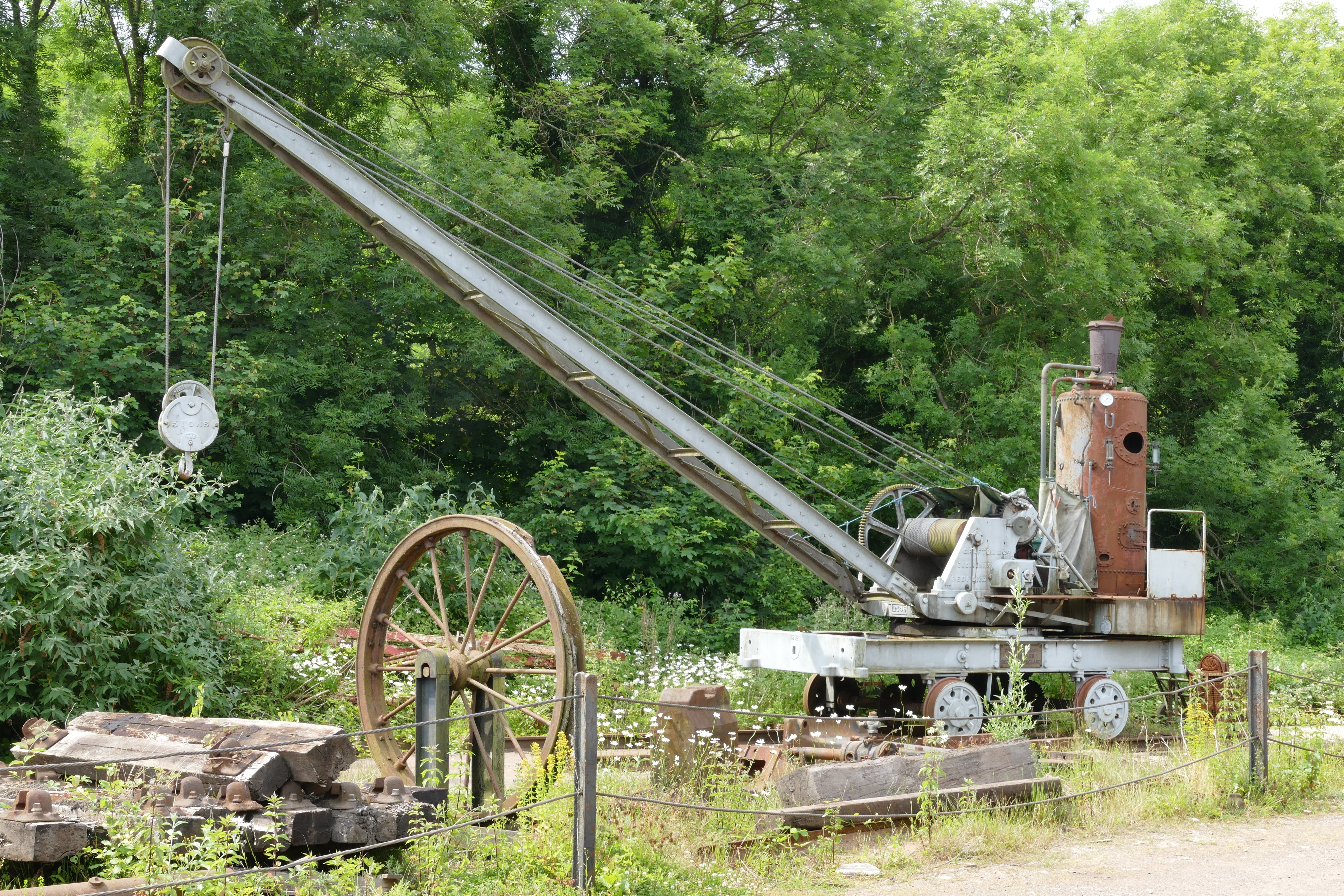 industry, lift, technology, iron, land, outdoors, industrial, grass, green color, vintage machinery, field, obsolete, nature, built structure, growth, crane, HD Wallpaper