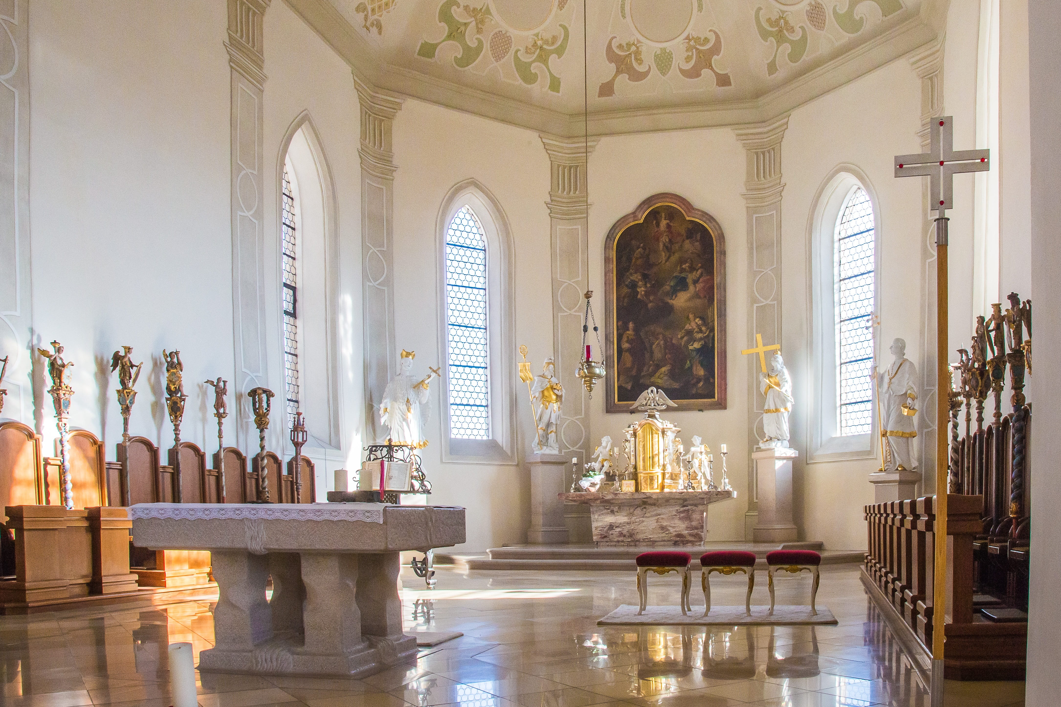 art and craft, altar, religion, 4K, ceiling, no People, spirituality, architecture, belief, lighting equipment, built structure, candle, Collegiate Church, HD Wallpaper