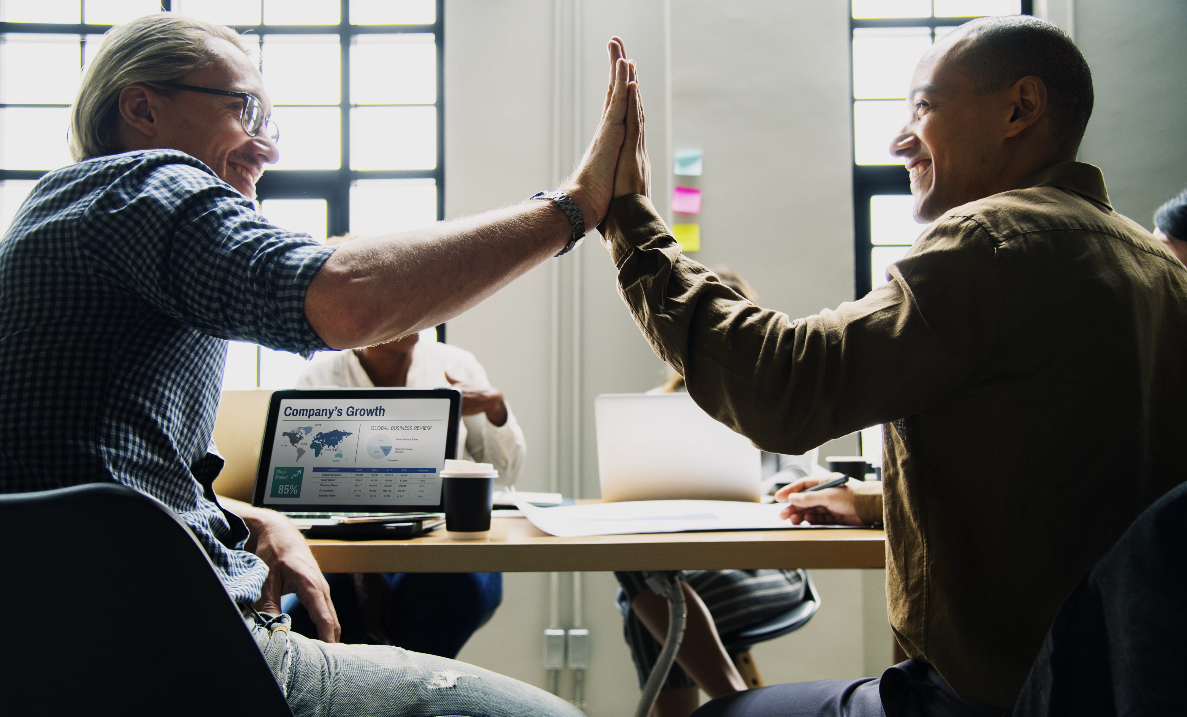 4K, colleague, group, coworker, corporate business, give me five, communication, indoors, businessman, agreement, friends, hit, greeting, partnershi, high five, HD Wallpaper