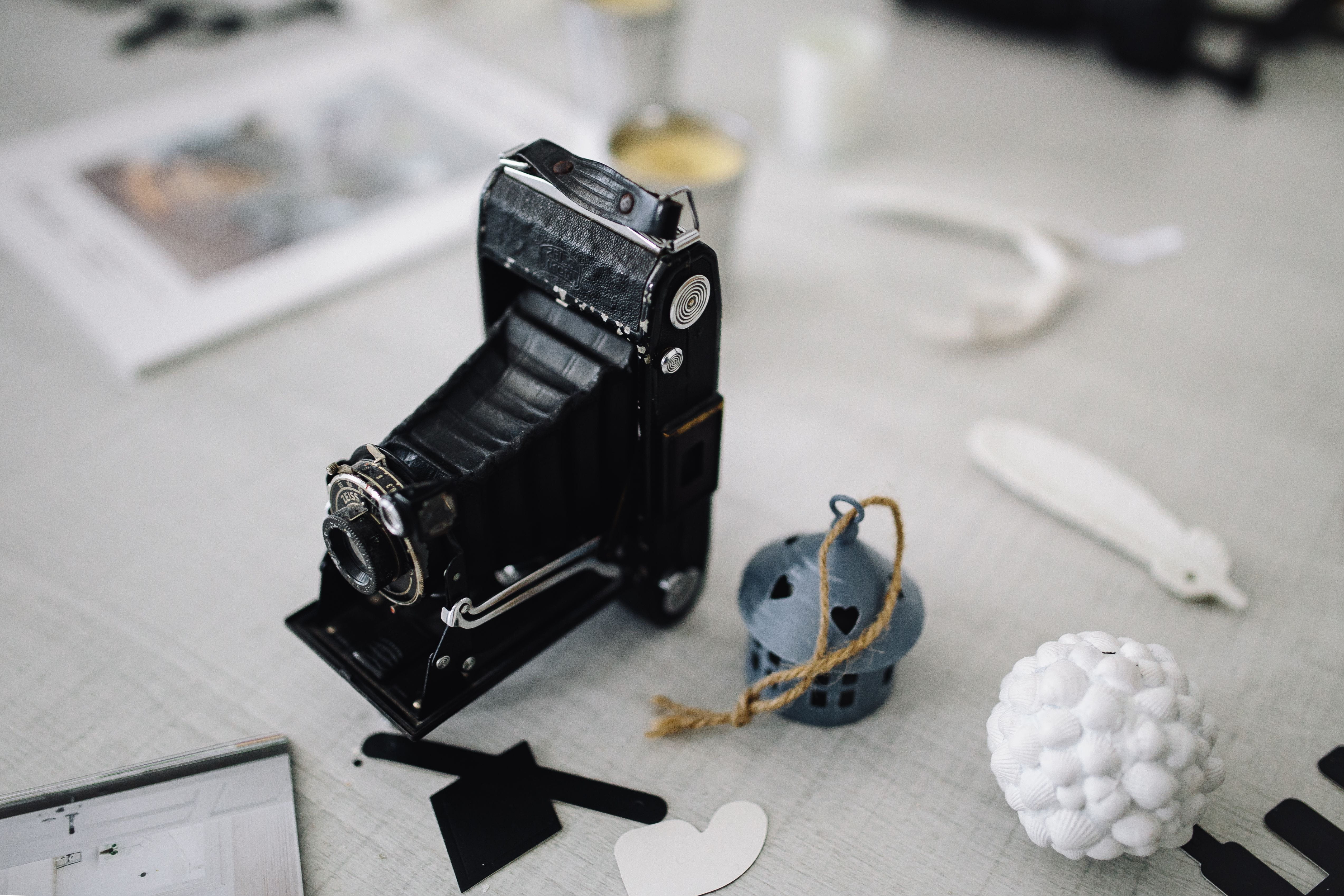 focus on foreground, indoors, photography themes, Vintage, close-up, old-fashioned, contemporary, film industry, still life, creativity, equipment, sewing needle, HD Wallpaper