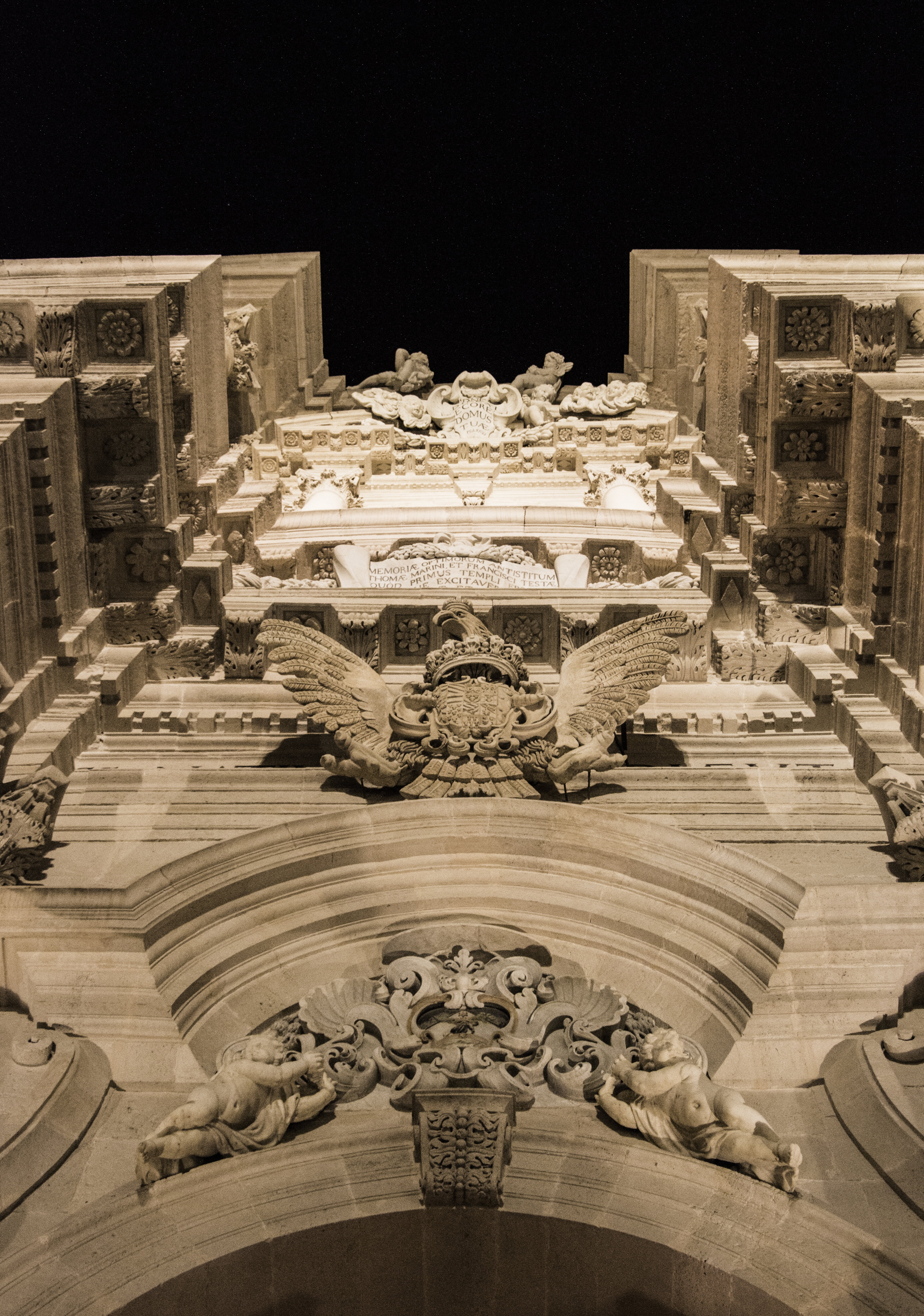 carving - craft product, architecture, italy, sculpture, ornate, history, art and craft, church, city, no people, heritage, monuments, travel destinations, Phone HD Wallpaper