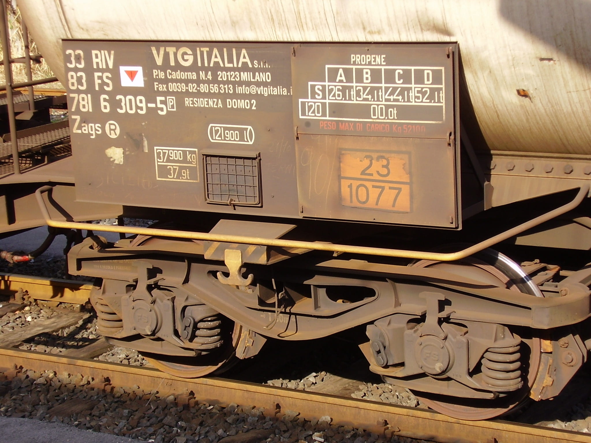 no people, 1080P, metal, train, technology, indoors, day, machinery, mode of transportation, syracuse, communication, rail transportation, number, connection, HD Wallpaper
