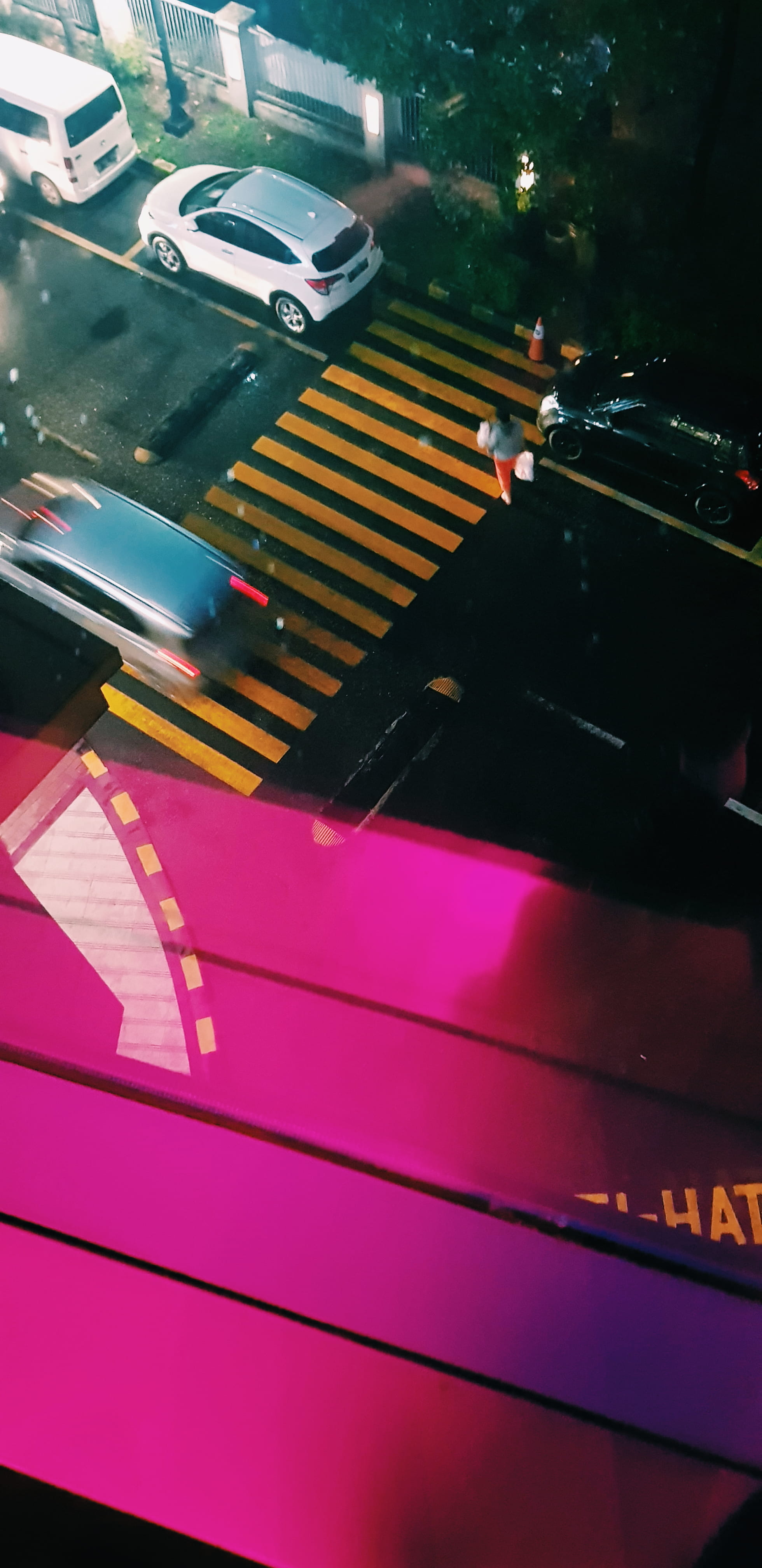 colorful, land vehicle, built structure, motion, illuminated, mode of transportation, vibrant, 4K, parking space, pondok aren, retro, purple, motor vehicle, Phone HD Wallpaper