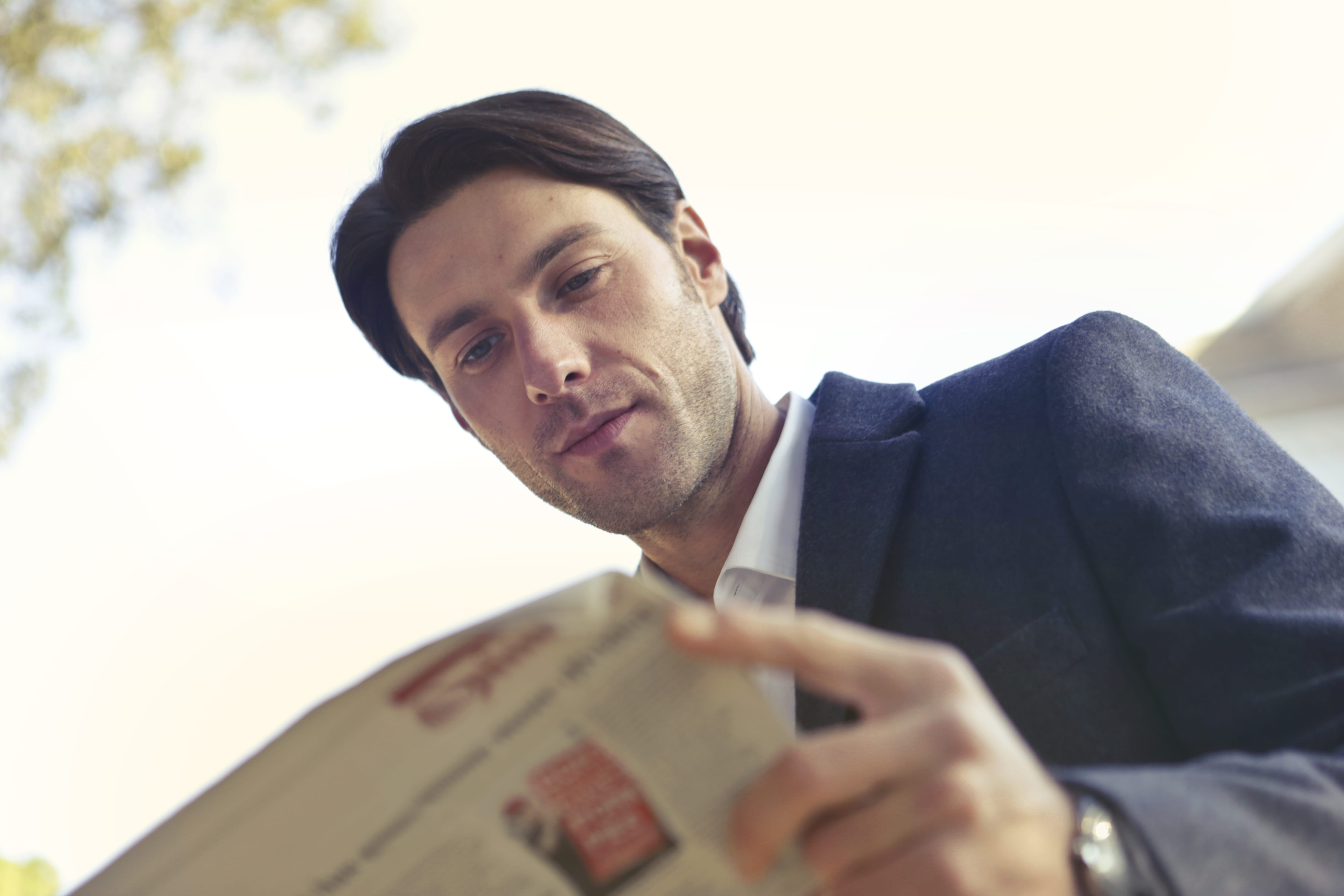 wealth, males, business person, information, wear, boy, business, model, formal, sit, men, holding, corporate attire, close-up, handsome, making money, HD Wallpaper