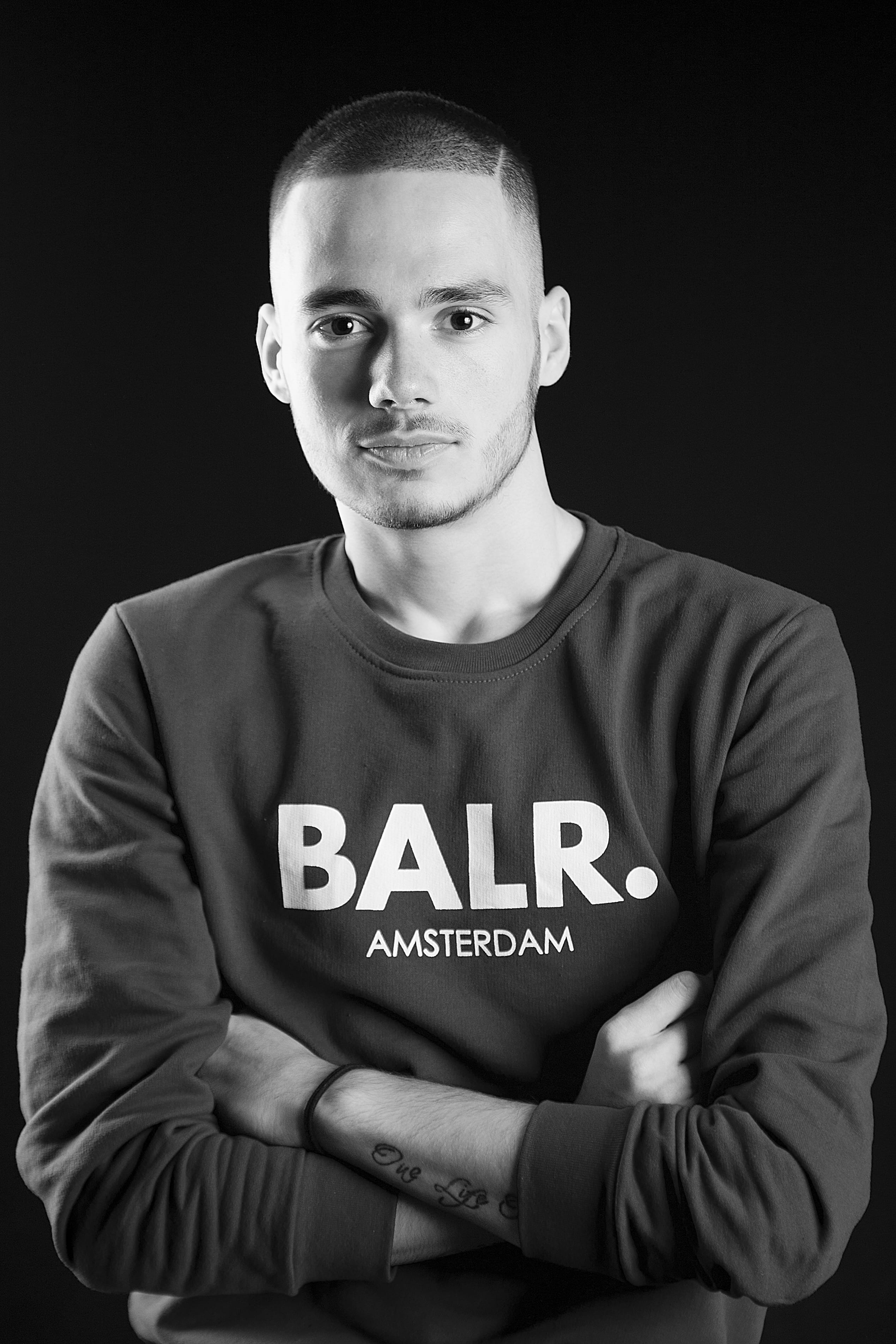 standing, males, photo, arms crossed, casual wear, black and white, photoshoot, handsome, 2K, fine-looking, casual clothing, serious, waist up, lifestyles, Phone HD Wallpaper
