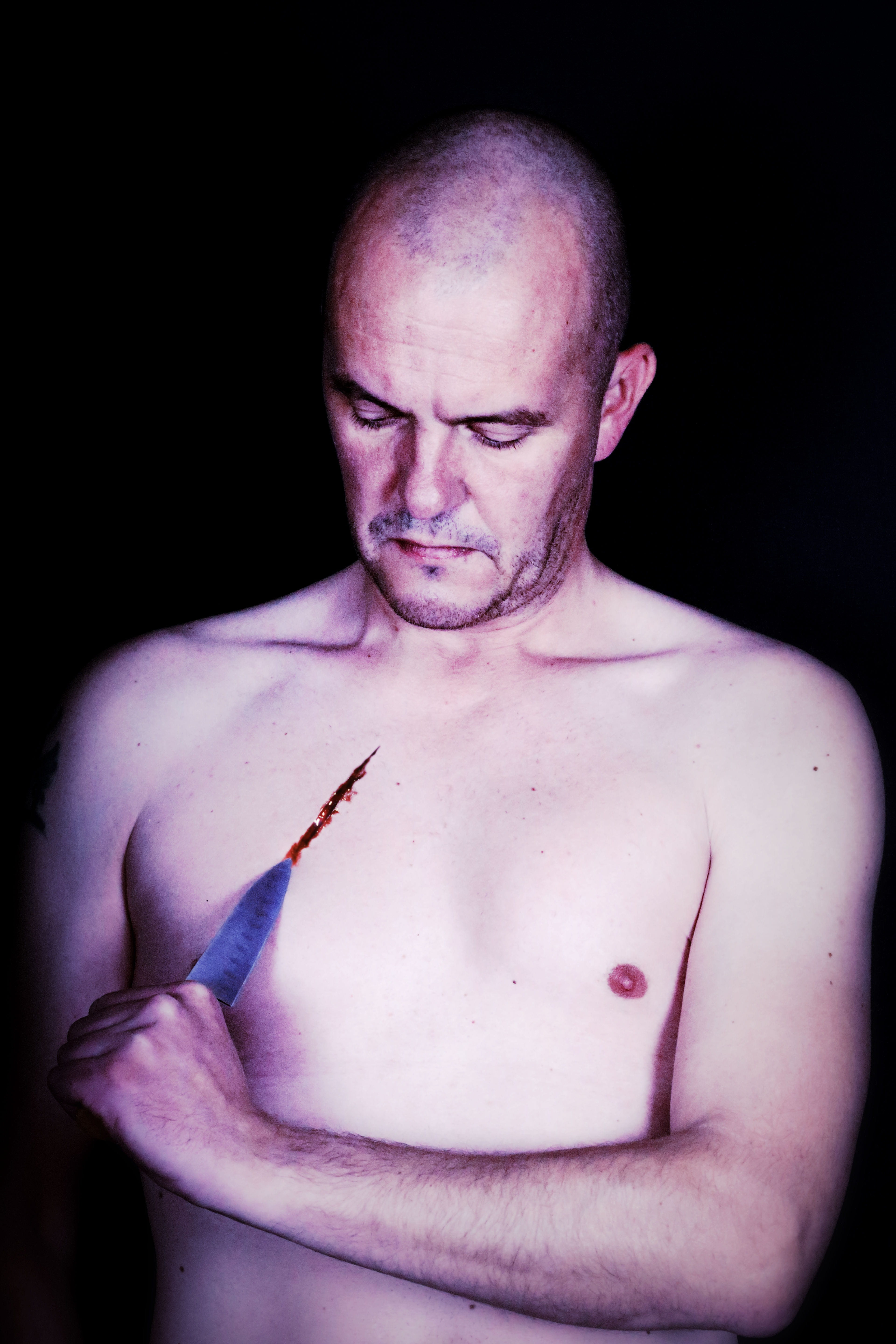 digital, shaved head, sadness, chest, 5K, lowkey, photographer, front view, man, knife, photo montage, model, studio shot, photography, adult, waist up, Phone HD Wallpaper