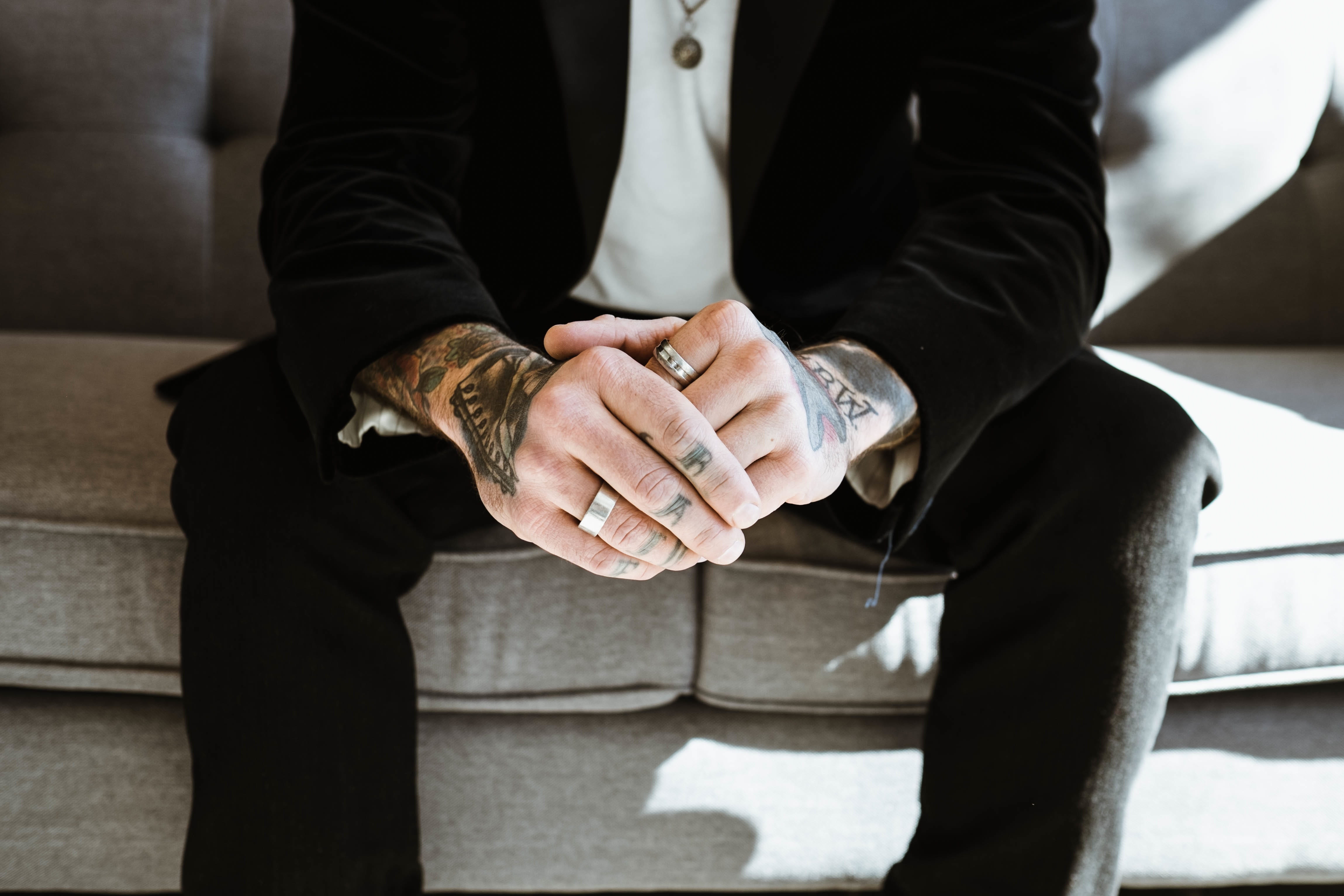 midsection, watch, front view, only men, indoors, one person, wearing, human body part, sitting, black, finger, formal, 4K, adults Only, businessman, human Hand, HD Wallpaper