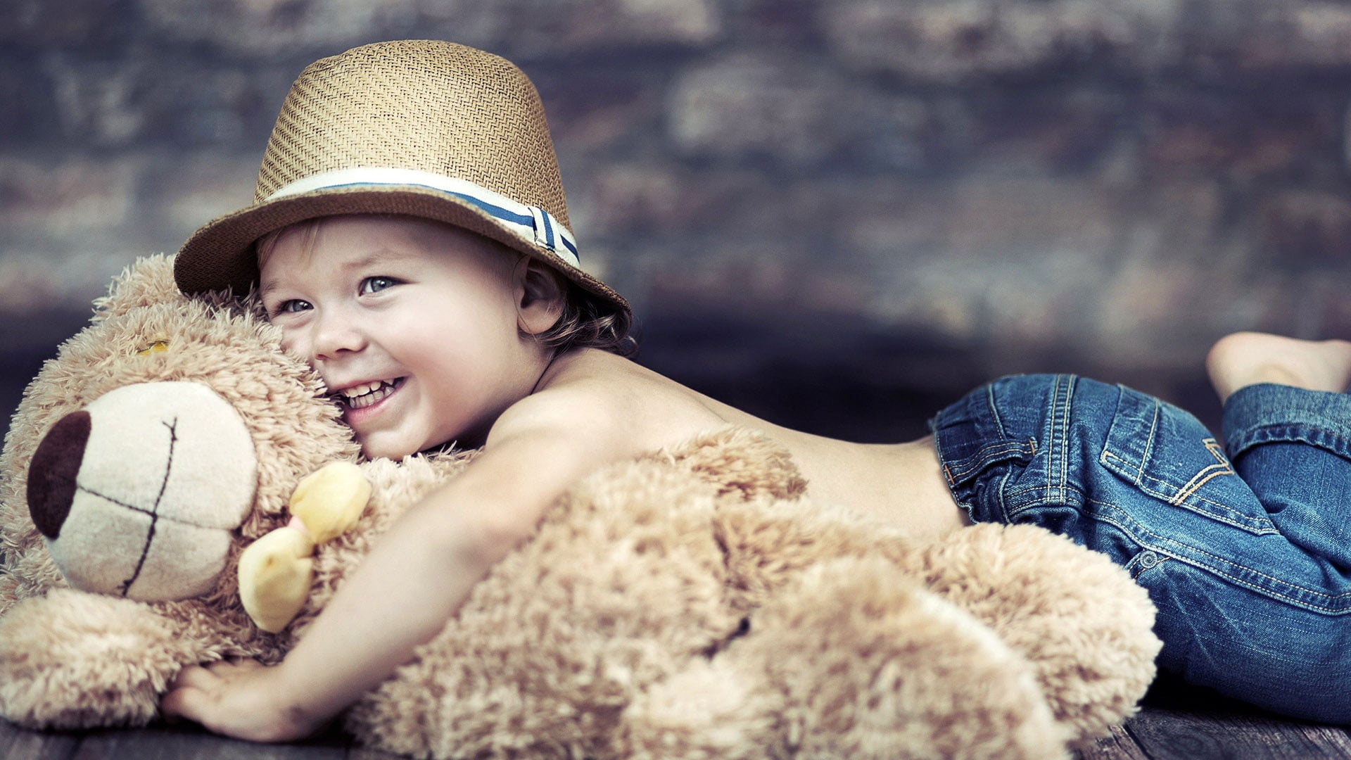 little, women, head, teenager, portrait, winter, brunette, lying down, attractive, human, caucasian, childhood, hair, lifestyle, face, hat, offspring, people, HD Wallpaper