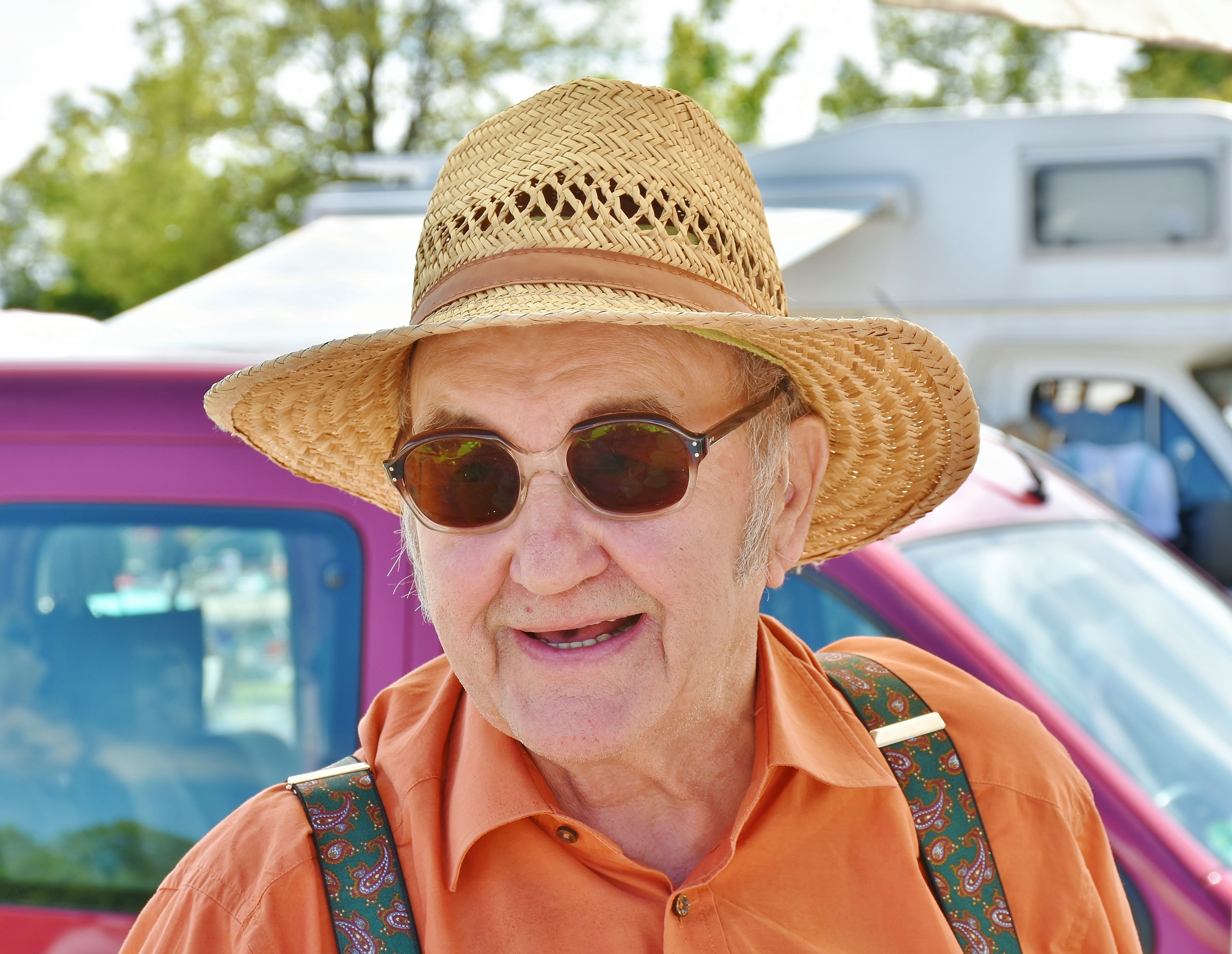 active, laugh, grandfather, adult, one person, friendly, outdoors, male, old man, vital, close, headwear, sun hat, 4K, opi, lifestyles, human, leisure activity, HD Wallpaper