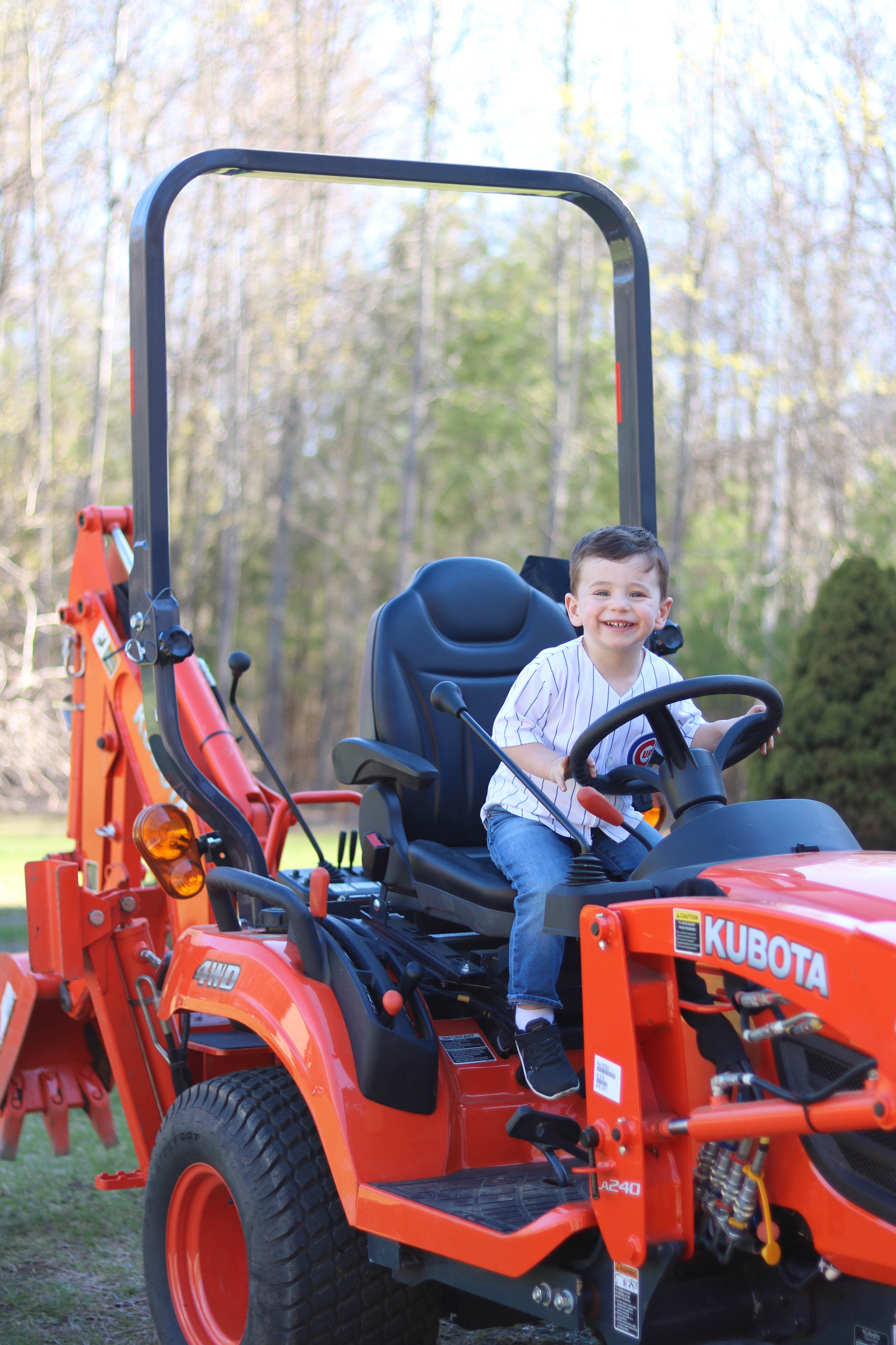 transportation, looking at camera, united states, tractor, young adult, 5K, portrait, kids, smiling, land vehicle, one person, nature, real people, lifestyles, Phone HD Wallpaper