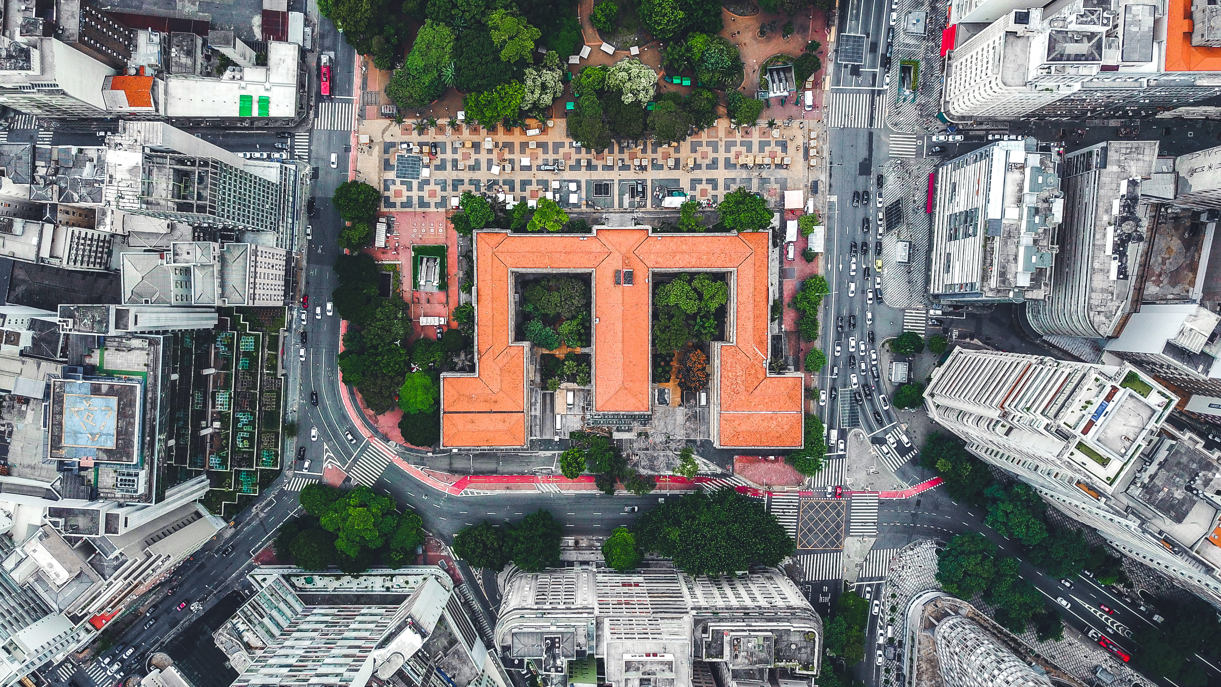 high angle view, mode of transportation, human, transportation, housing, scenery, buildings, campus, residential district, no people, city, day, intersection, HD Wallpaper