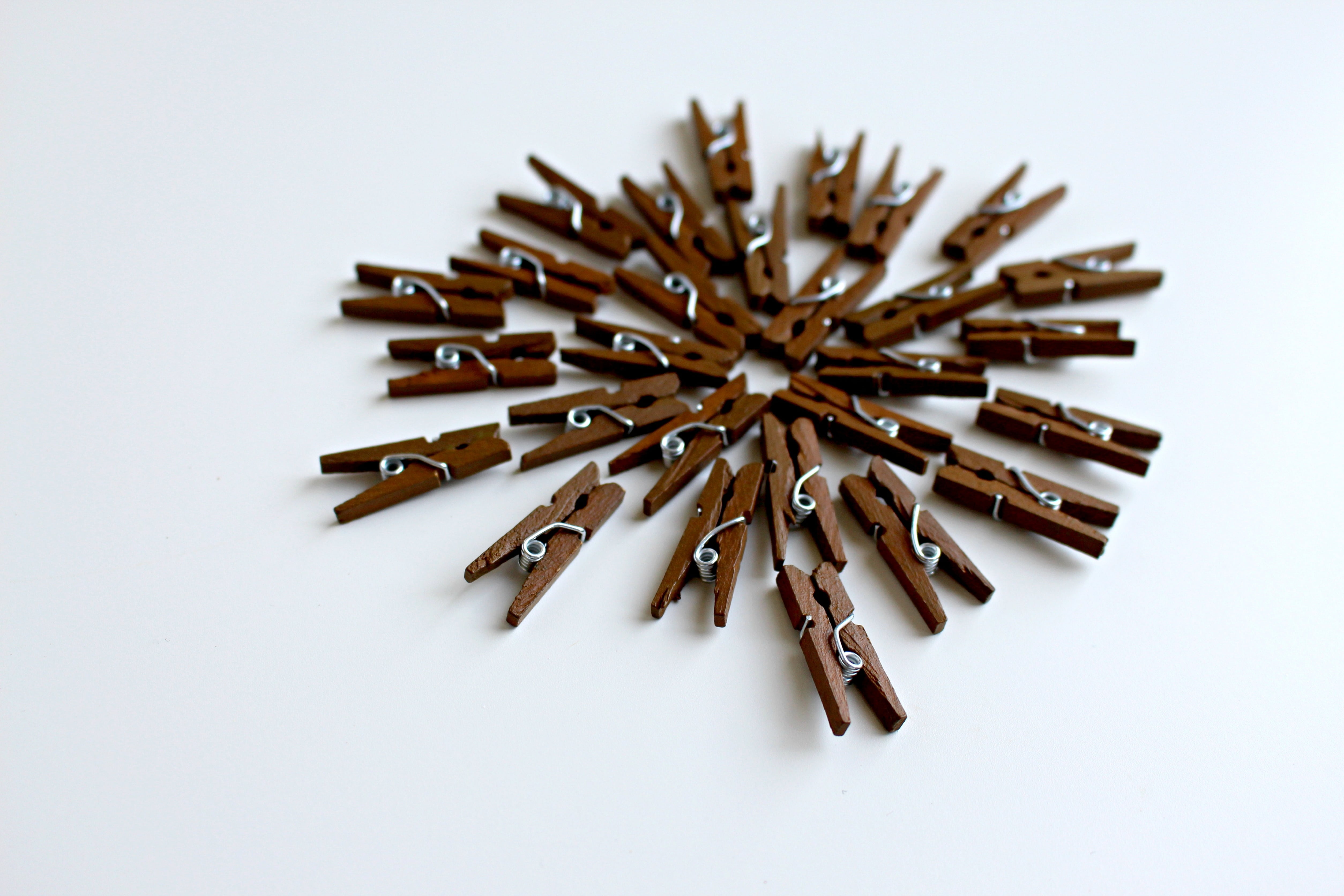 directly above, together, klämmerchen, clips, 4K, spice, still life, jam, dry laundry, budget, brown, dry, focus on foreground, copy space, studio shot, HD Wallpaper