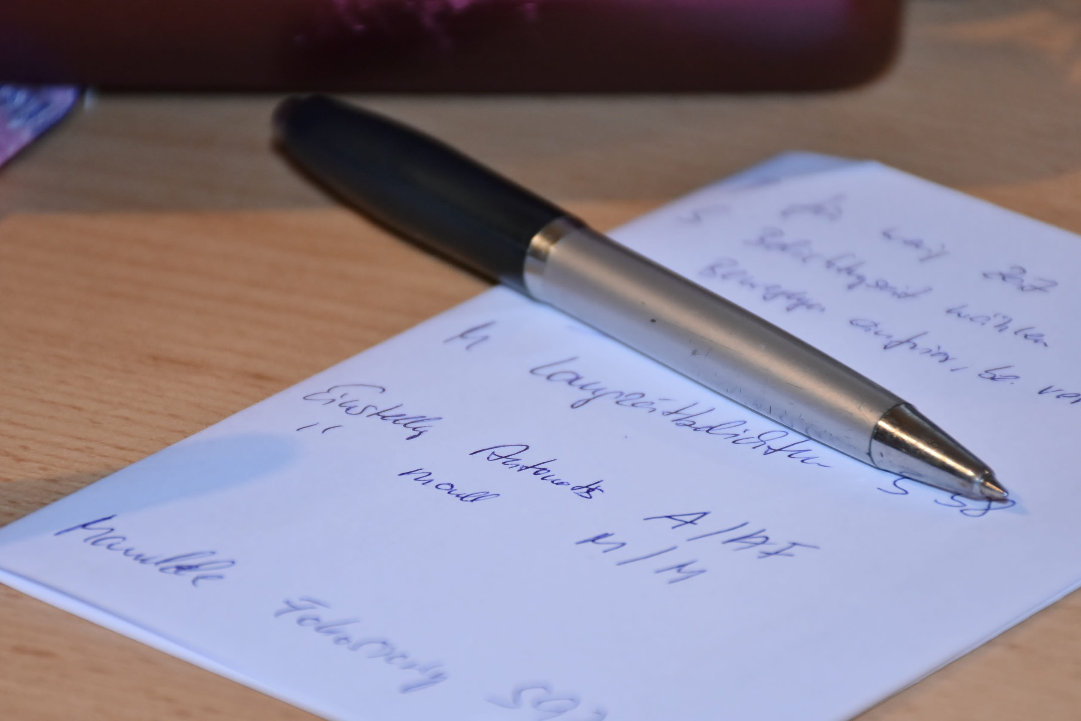 no people, texture, leaf, paper, memo note, table, list, write, indoors, communication, close-up, white, education, office accessories, focus on foreground, HD Wallpaper