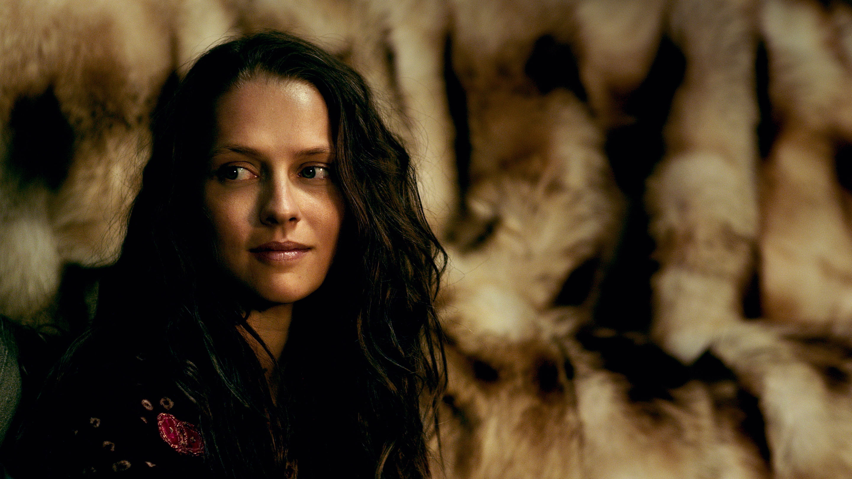 Point Break, Teresa Palmer, On the crest of a wave, The only law that matters is gravity, 2K, HD Wallpaper